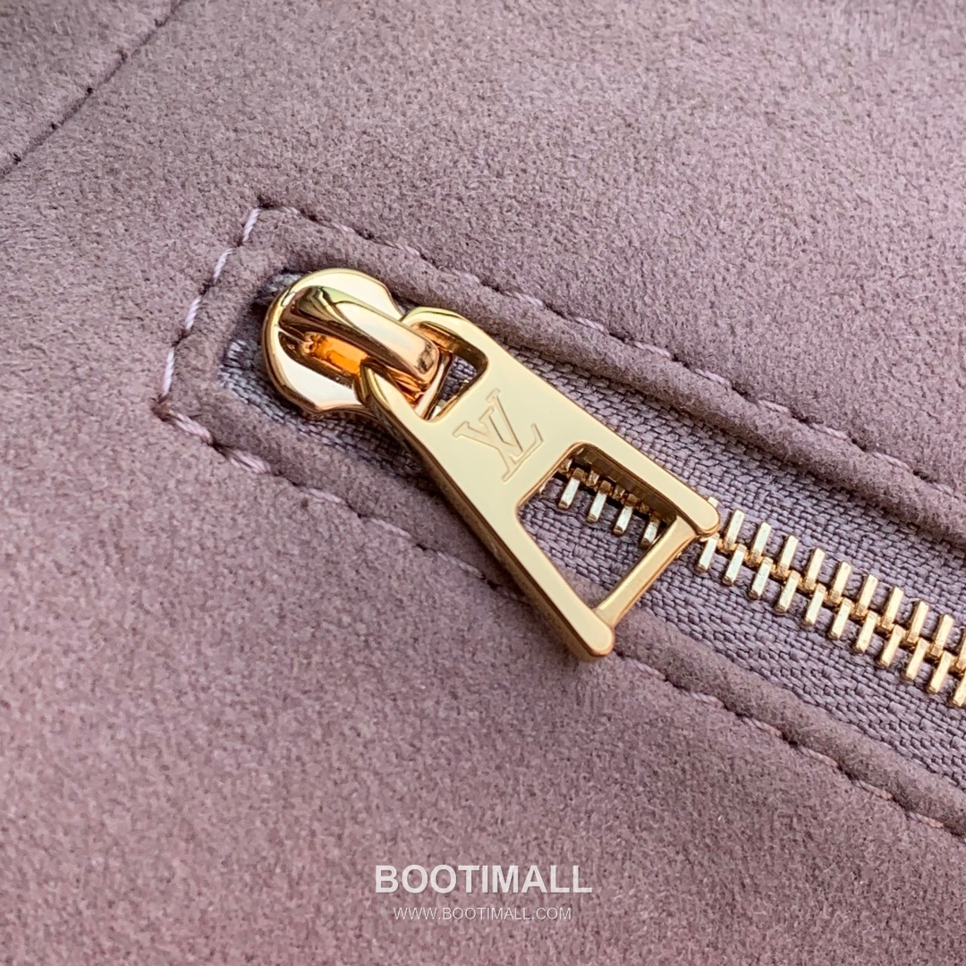 Louis Vuitton Anytime PM Monogram Empreinte Leather Straw White Handbag 루이비통 애니타임 PM M14569 모노그램 앙프렝뜨 레더 샌드 화이트 핸드백 34cm 7