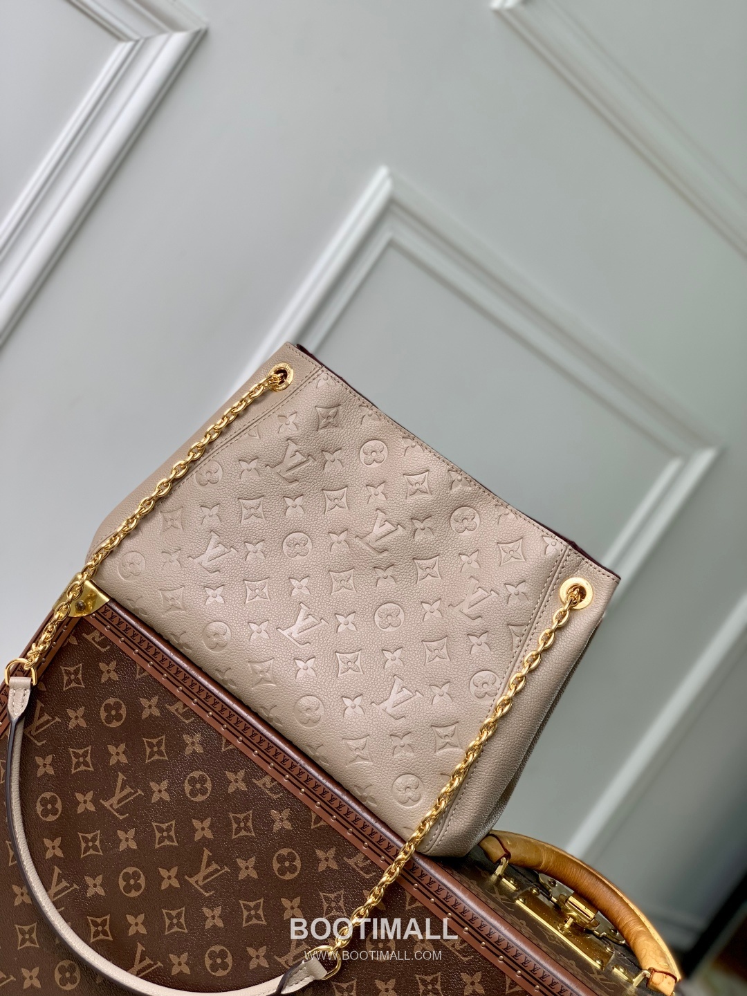Louis Vuitton Anytime PM Monogram Empreinte Leather Gray Handbag 루이비통 애니타임 PM M14414 모노그램 앙프렝뜨 레더 그레이 핸드백 34cm 3
