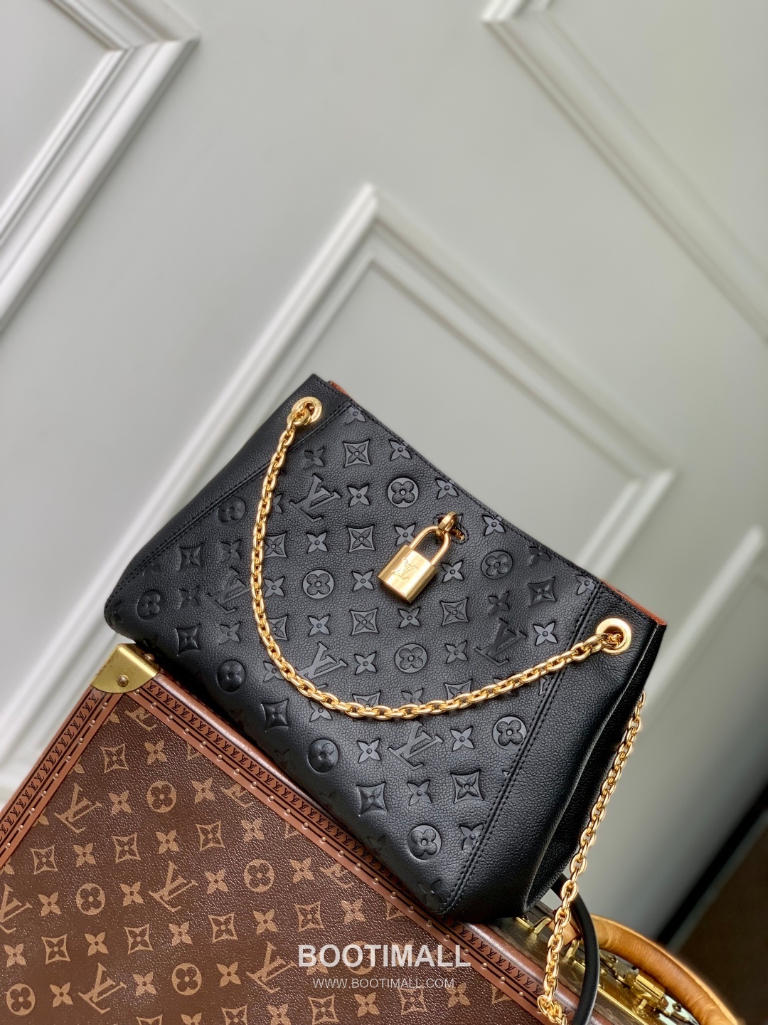 Louis Vuitton Anytime PM Monogram Empreinte Leather Gray Handbag 루이비통 애니타임 PM M14414 모노그램 앙프렝뜨 레더 그레이 핸드백 34cm 2
