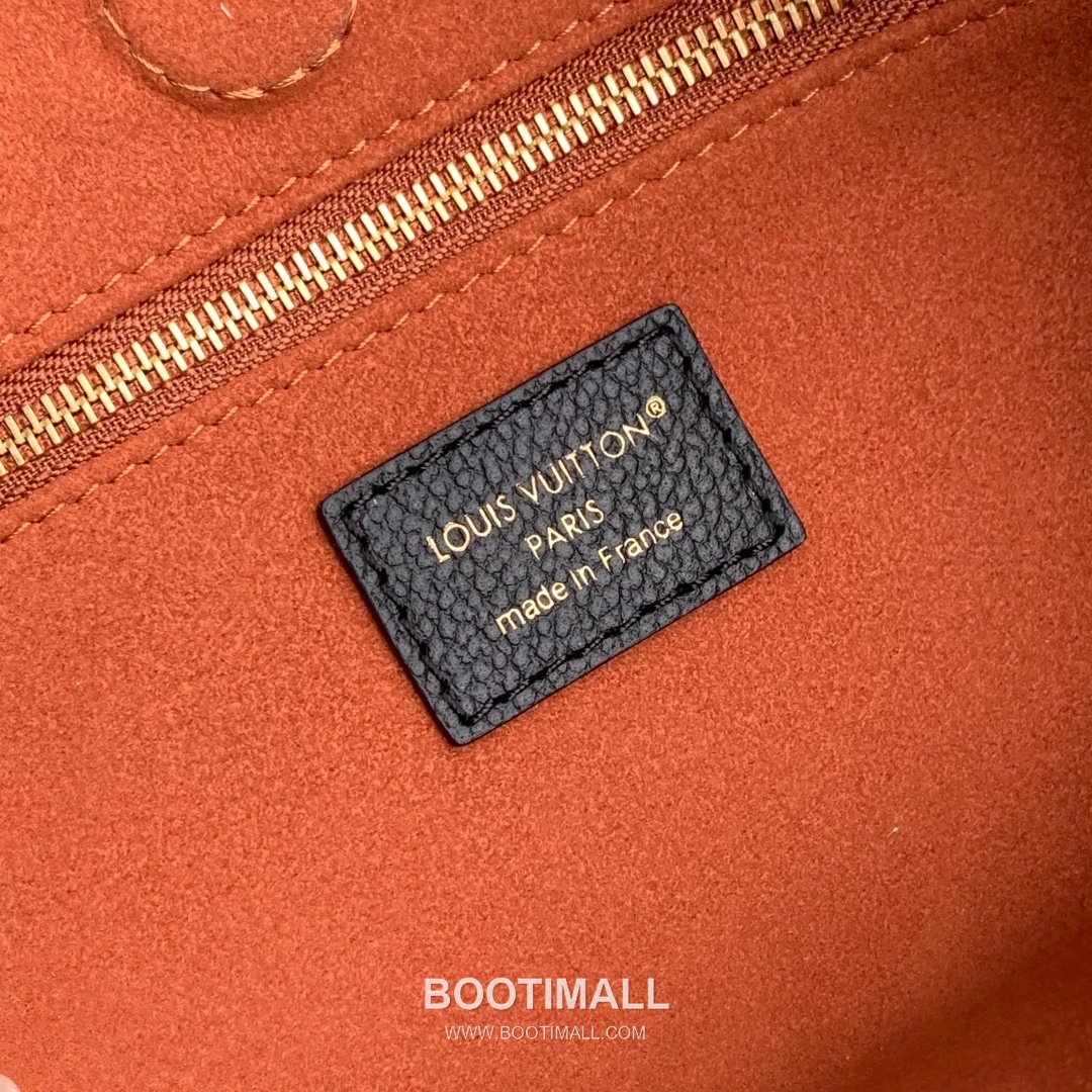 Louis Vuitton Anytime PM Monogram Empreinte Leather Gray Handbag 루이비통 애니타임 PM M14414 모노그램 앙프렝뜨 레더 그레이 핸드백 34cm 8