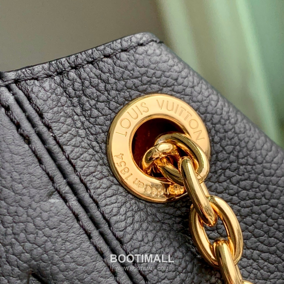 Louis Vuitton Anytime Medium Handbag Monogram Empreinte Leather Black 루이비통 애니타임 미디엄 핸드백 모노그램 앙프렝뜨 레더 블랙 42cm 6