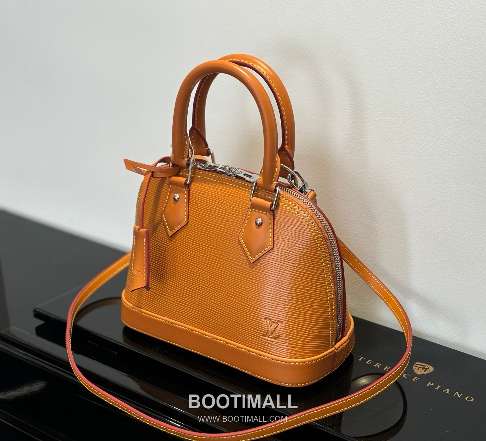 Louis Vuitton Alma BB Epi Leather Brown Top Handle Bag 루이비통 알마 BB M40301 에피 레더 브라운 토트백 25cm 2