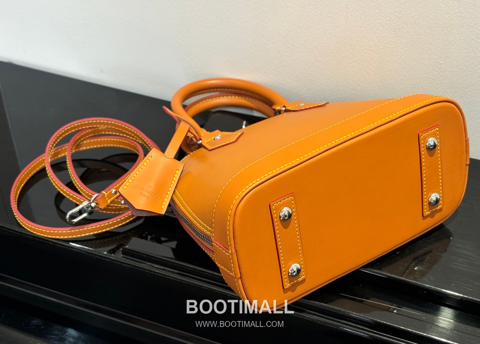 Louis Vuitton Alma BB Epi Leather Brown Top Handle Bag 루이비통 알마 BB M40301 에피 레더 브라운 토트백 25cm 4