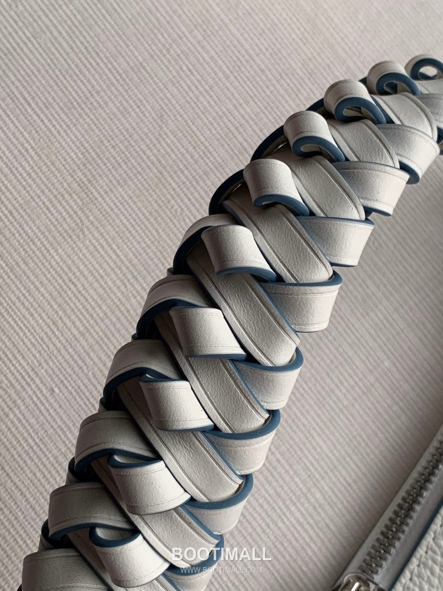 Louis Vuitton Babylone BB Perforated Calfskin Handbag 루이비통 바빌론 BB M56201 펀칭 카프스킨 핸드백 32cm 5