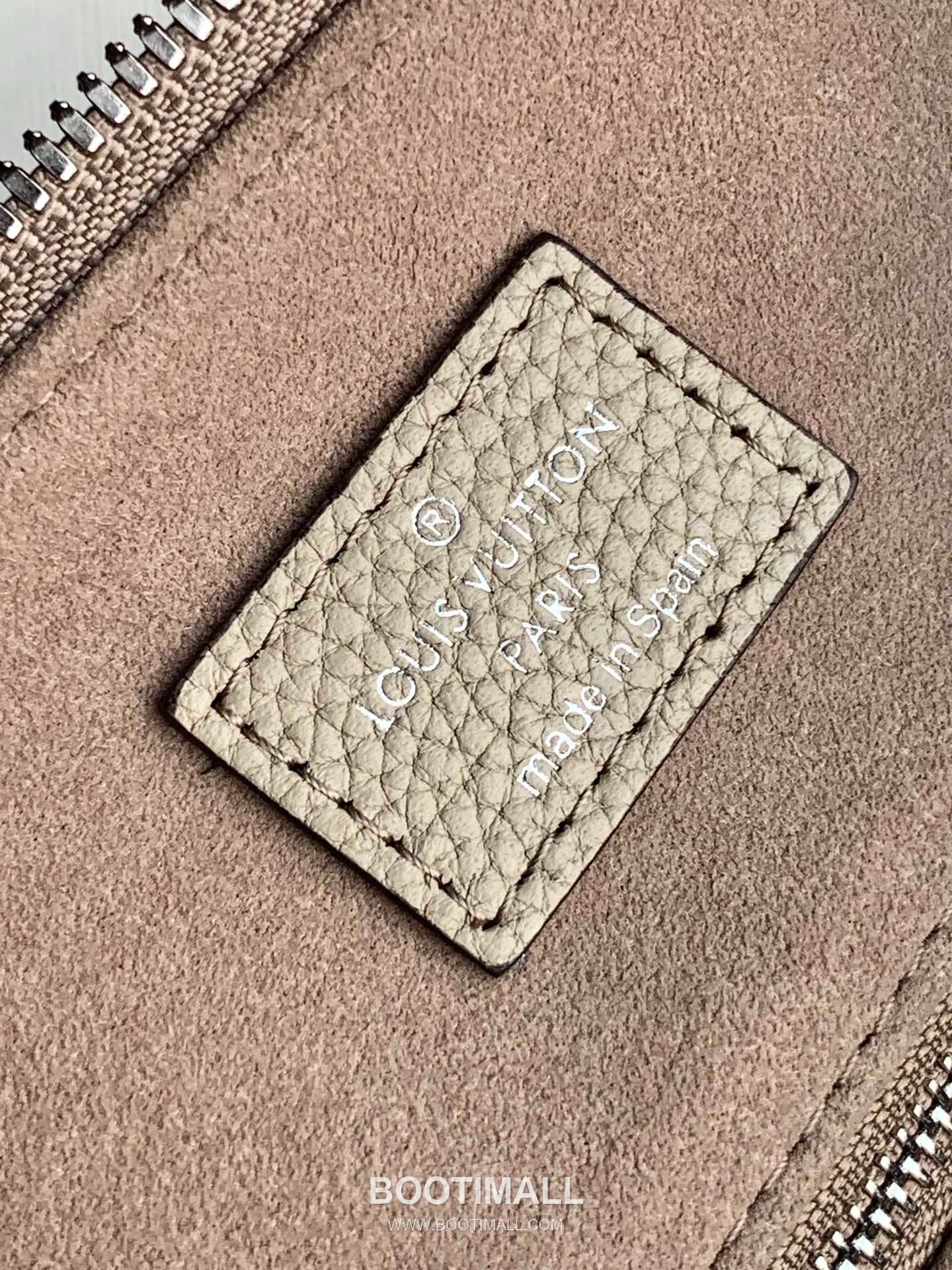 Louis Vuitton Babylone BB Perforated Calfskin Handbag 루이비통 바빌론 BB M56084 펀칭 카프스킨 핸드백 32cm 8