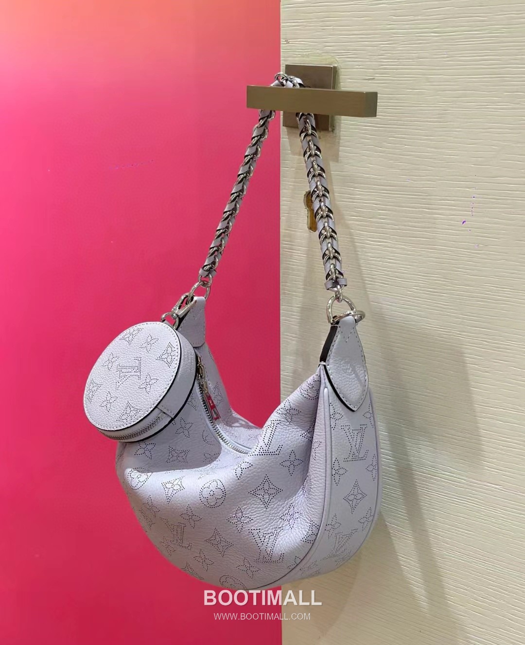 Louis Vuitton Baia Moon Bag Perforated Leather Light Blue Handbag 루이비통 바이아 문 백 스몰 M22820 펀칭 레더 라이트 블루 핸드백 2