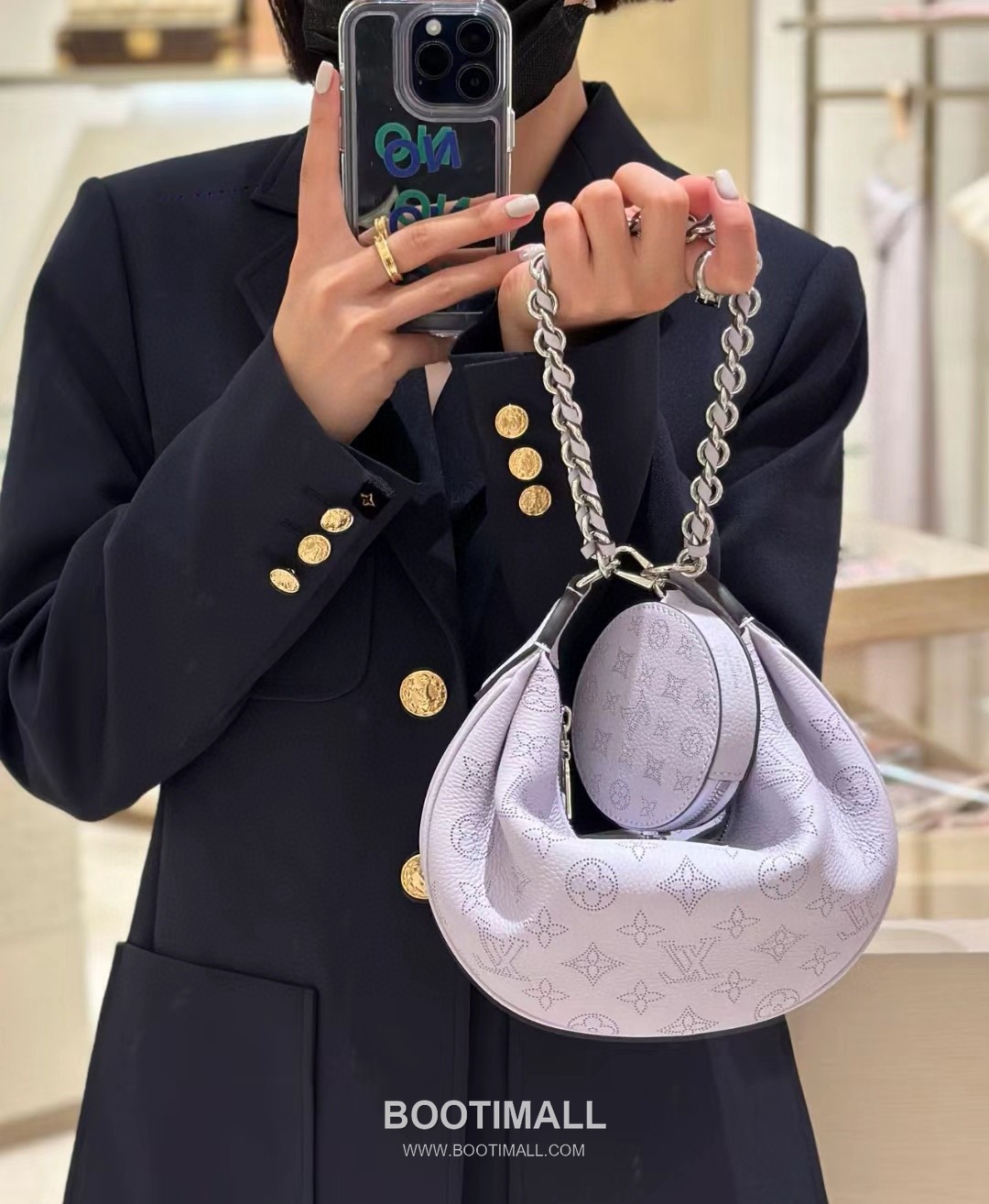 Louis Vuitton Baia Moon Bag Perforated Leather Light Blue Handbag 루이비통 바이아 문 백 스몰 M22820 펀칭 레더 라이트 블루 핸드백 3