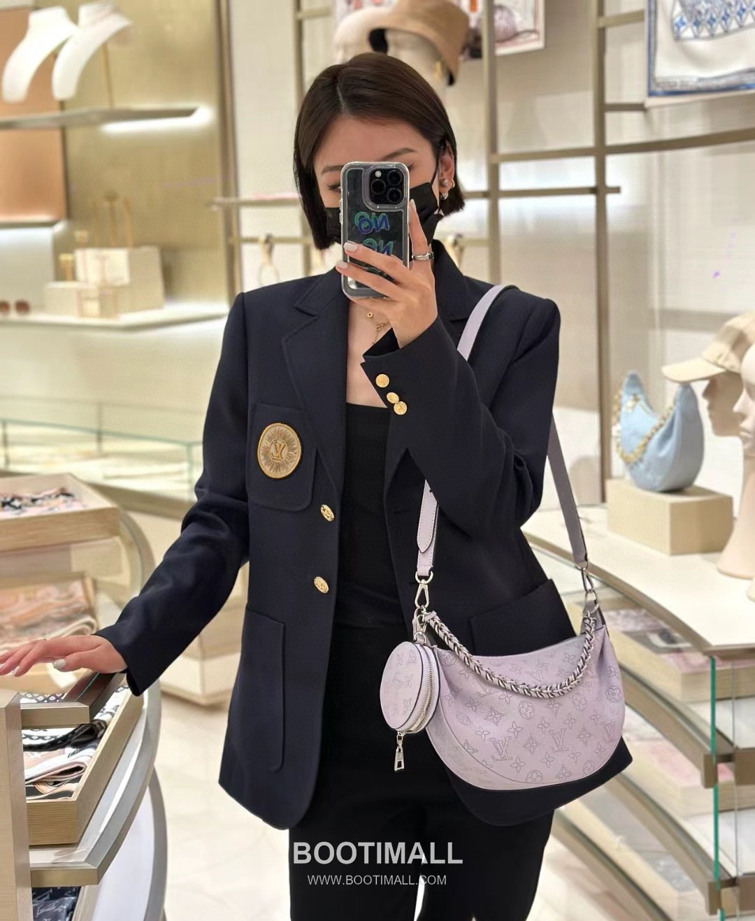 Louis Vuitton Baia Moon Bag Perforated Leather Light Blue Handbag 루이비통 바이아 문 백 스몰 M22820 펀칭 레더 라이트 블루 핸드백 5