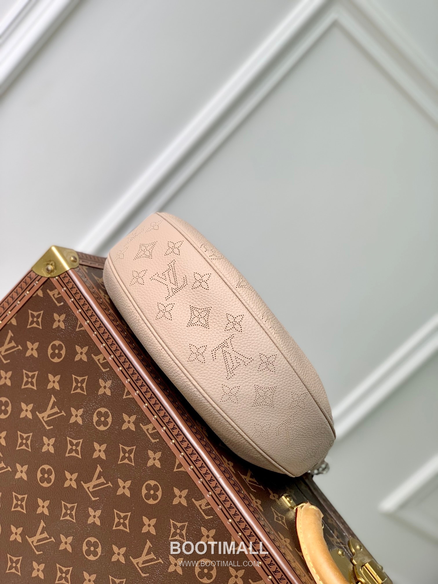 Louis Vuitton Baia Moon Bag Light Blue Handbag 루이비통 바이아 문 백 스몰 라이트 블루 핸드백 4