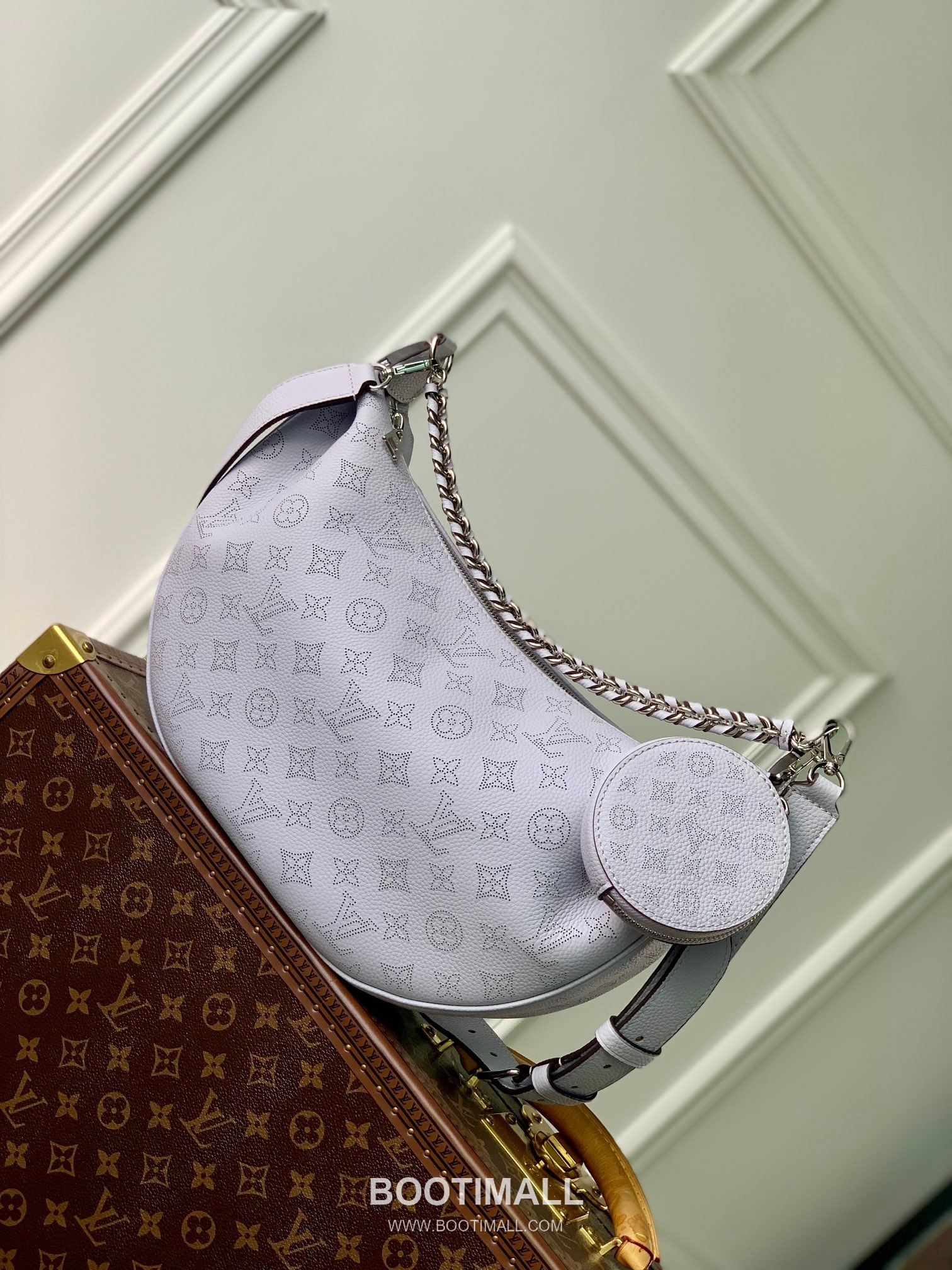 Louis Vuitton Baia Medium Handbag Mahina Leather Purple 루이비통 바이아 미디엄 핸드백 M22822 마히나 레더 퍼플 36.5cm 1