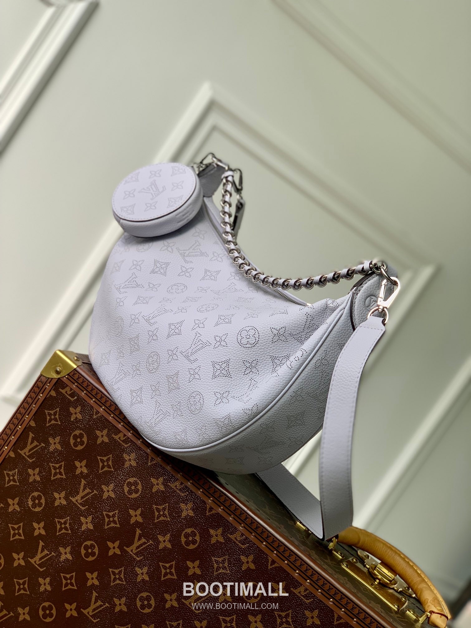Louis Vuitton Baia Medium Handbag Mahina Leather Purple 루이비통 바이아 미디엄 핸드백 M22822 마히나 레더 퍼플 36.5cm 3
