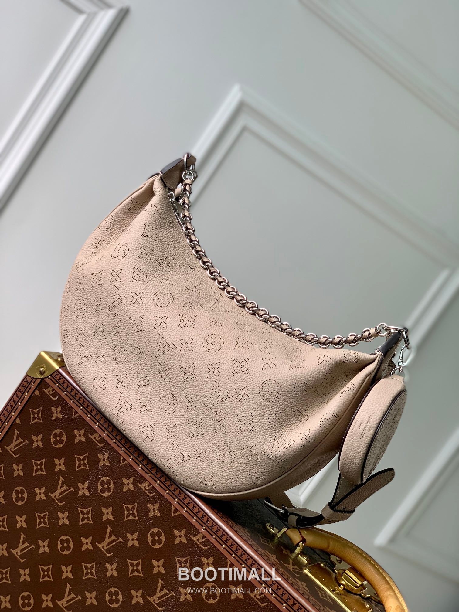 Louis Vuitton Mahina Baia Medium Leather Gray Handbag 루이비통 마히나 바이아 미디엄 레더 그레이 핸드백 36.5cm 1