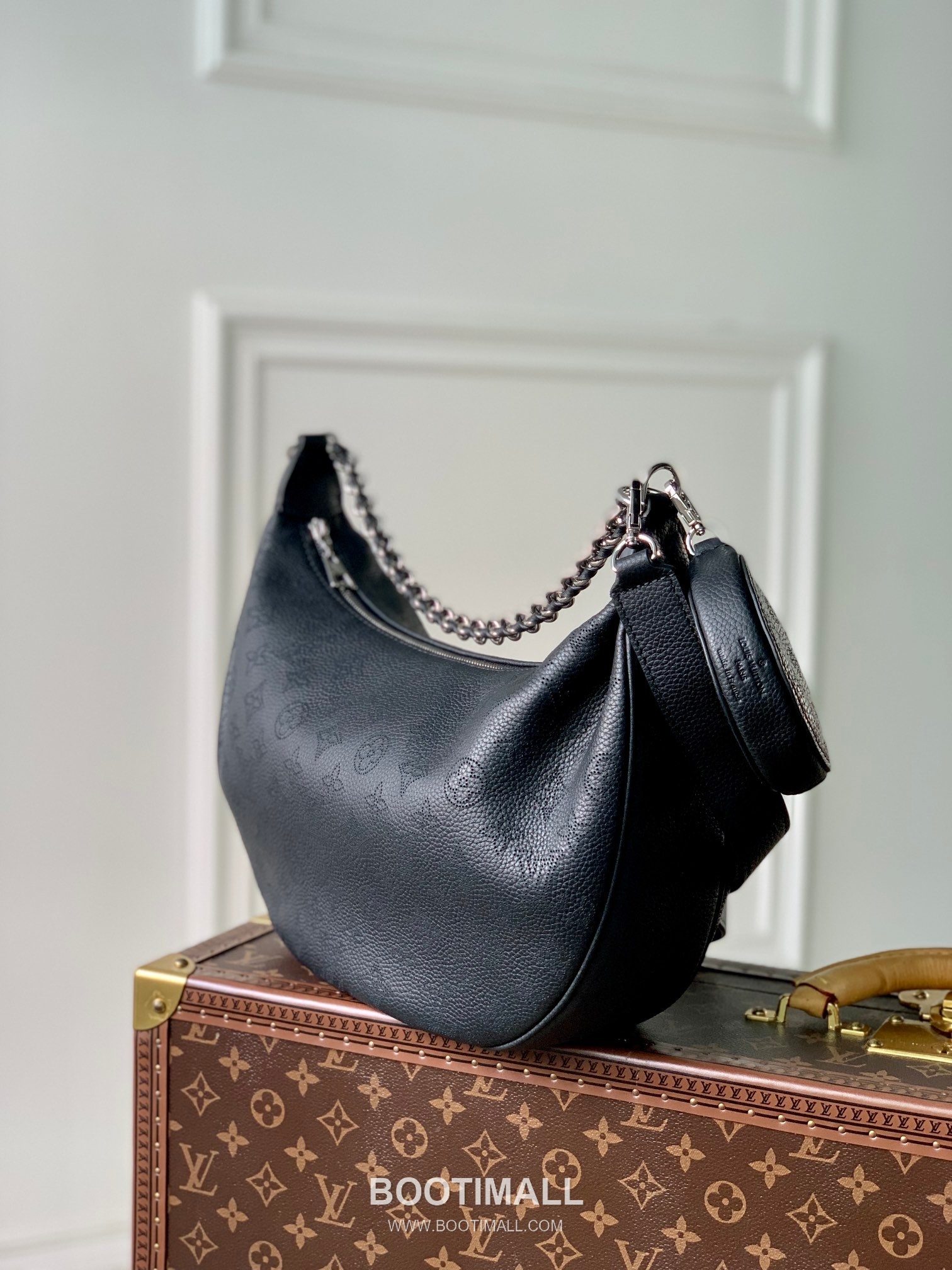 Louis Vuitton Baia Medium Handbag Mahina Leather Purple 루이비통 바이아 미디엄 핸드백 M22822 마히나 레더 퍼플 36.5cm 2