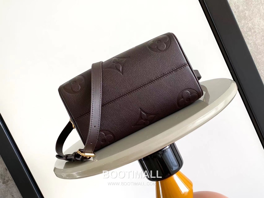 Louis Vuitton Speedy Bandoulière 25 Monogram Empreinte Leather Brown Top Handle Bag 루이비통 스피디 반둘리에르 25 모노그램 앙프렝뜨 레더 브라운 토트백 25cm 5