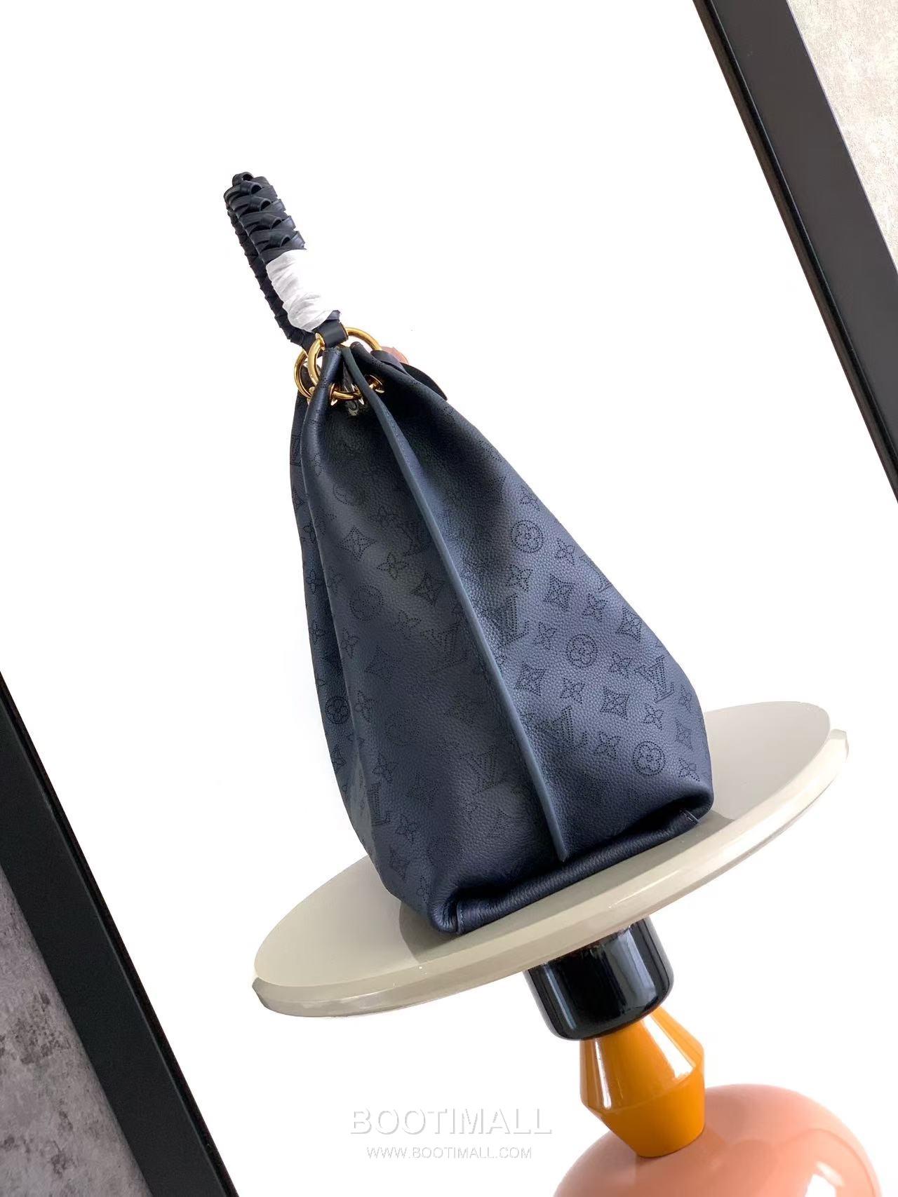 Louis Vuitton Hobo Bag Taurillon Calfskin Black 루이비통 M53188 호보백 토리옹 카프스킨 블랙 40cm 3