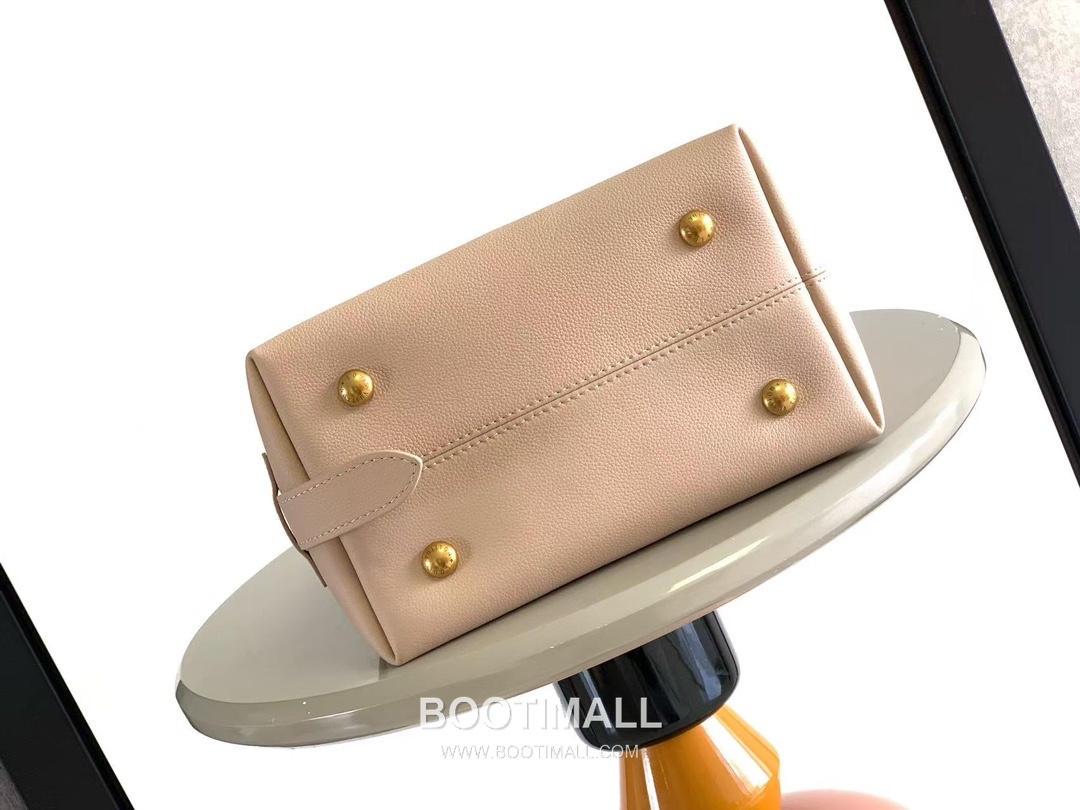 Louis Vuitton Low Key Hobo Small Smooth Calfskin Beige Hobo Bag 루이비통 로우 키 호보 스몰 M25352 스무스 카프스킨 베이지 호보백 28cm 4