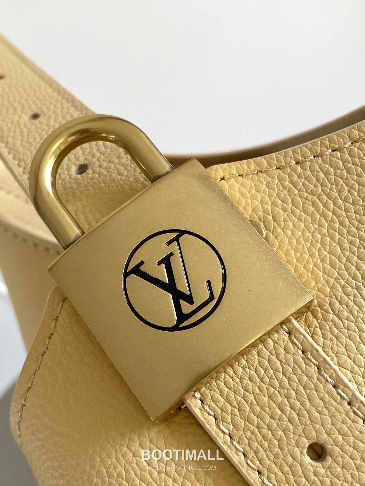 Louis Vuitton Low Key Hobo Small Smooth Calfskin Beige Hobo Bag 루이비통 로우 키 호보 스몰 M25352 스무스 카프스킨 베이지 호보백 28cm 5