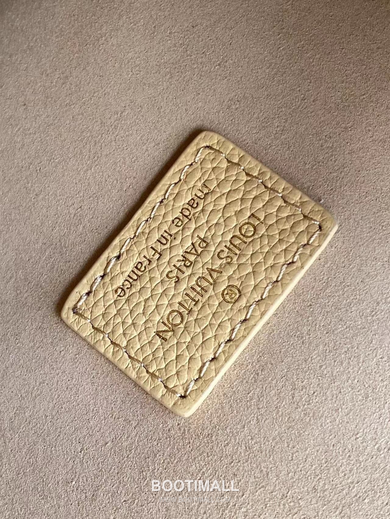 Louis Vuitton Low Key Hobo Small Smooth Calfskin Beige Hobo Bag 루이비통 로우 키 호보 스몰 M25352 스무스 카프스킨 베이지 호보백 28cm 9