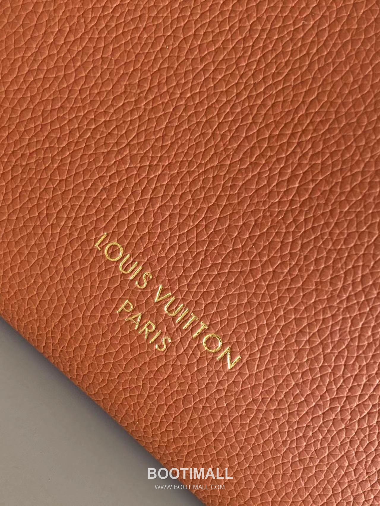 Louis Vuitton Low Key Hobo Small Smooth Calfskin Beige Hobo Bag 루이비통 로우 키 호보 스몰 M25352 스무스 카프스킨 베이지 호보백 28cm 6