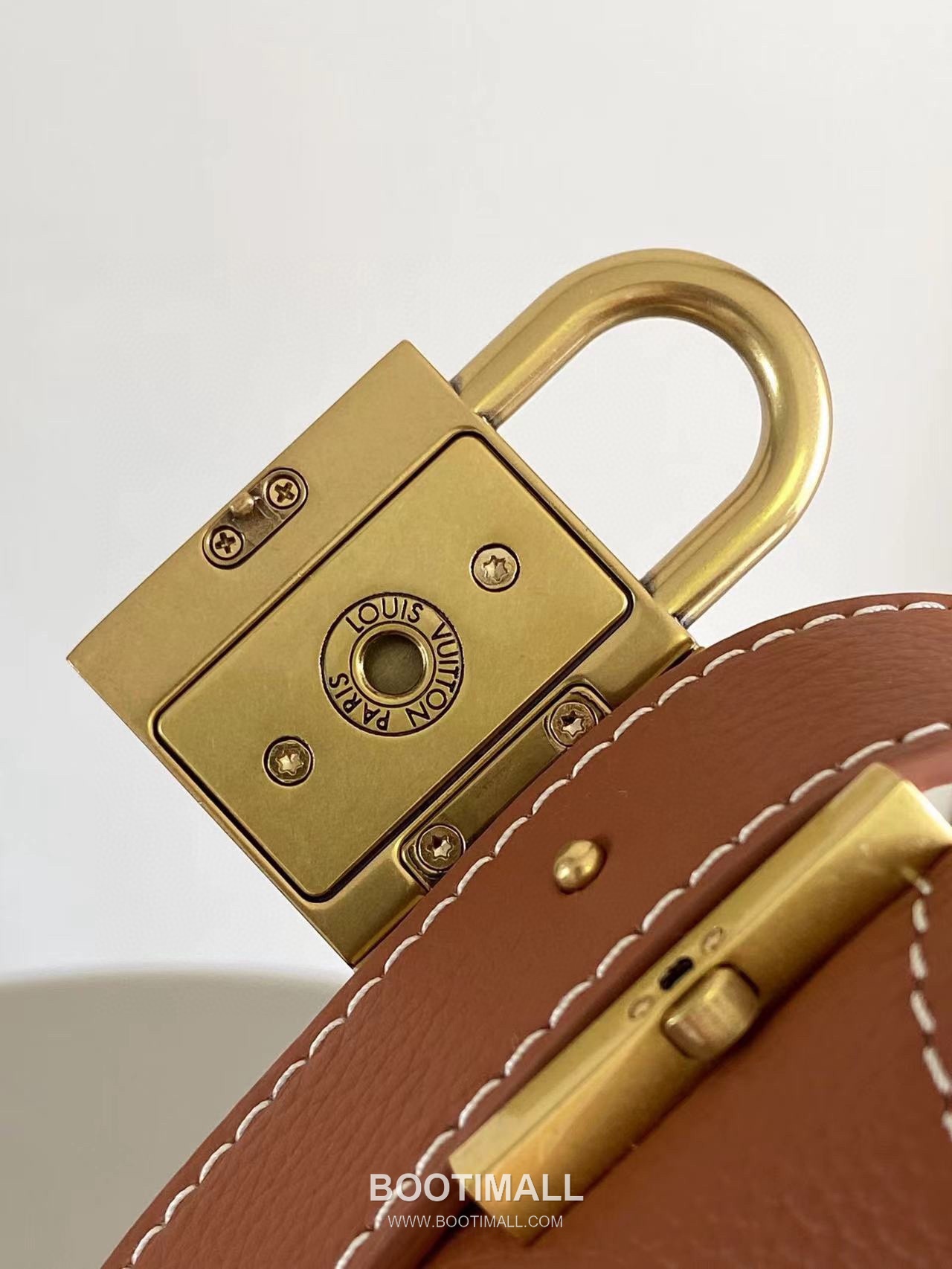 Louis Vuitton Low Key Hobo Small Smooth Calfskin Beige Hobo Bag 루이비통 로우 키 호보 스몰 M25352 스무스 카프스킨 베이지 호보백 28cm 7