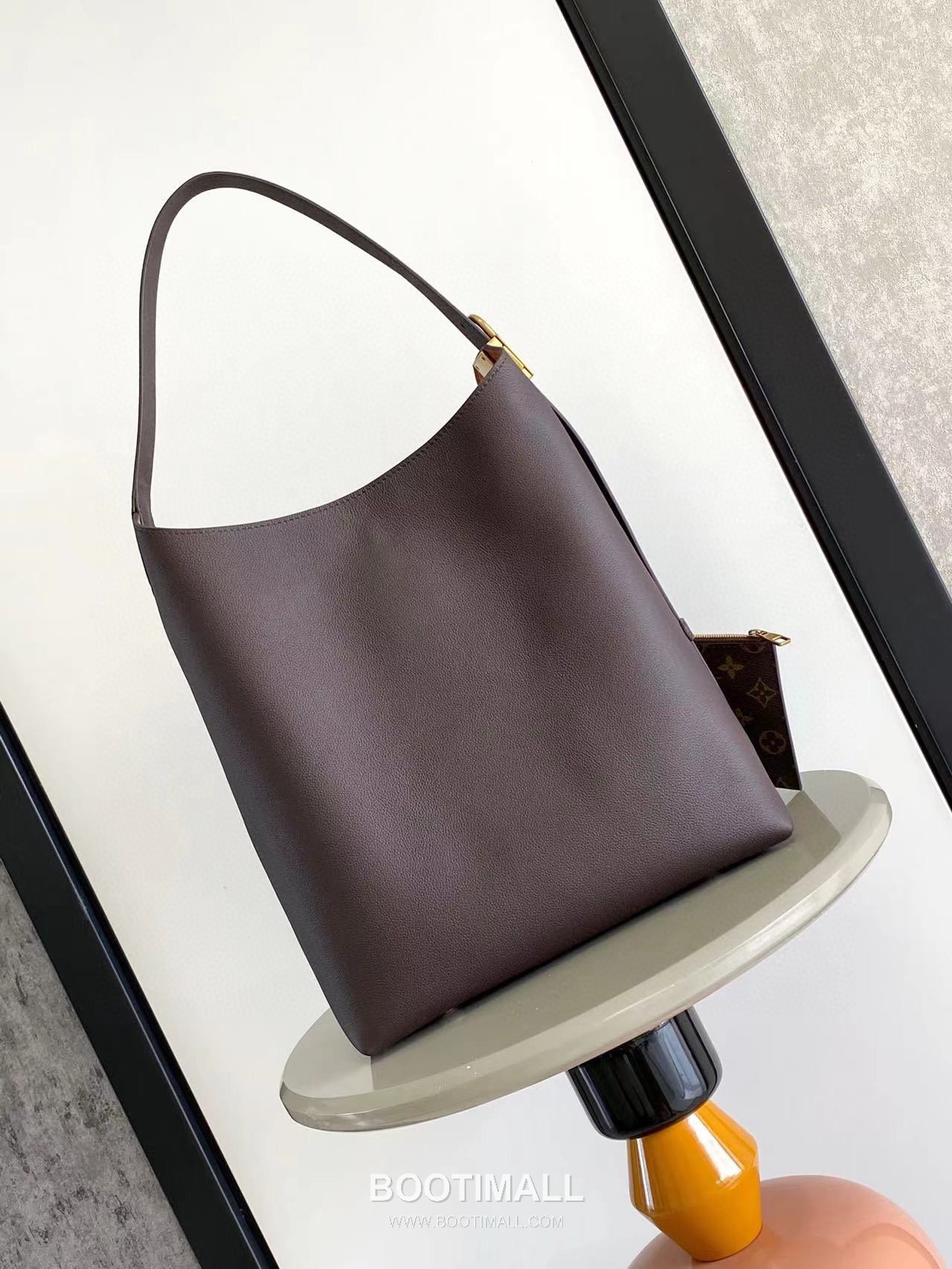 Louis Vuitton Low Key Hobo MM Cowhide Leather Black Hobo Bag 루이비통 로우 키 호보 미디엄 M24856 소가죽 블랙 호보백 35cm 3