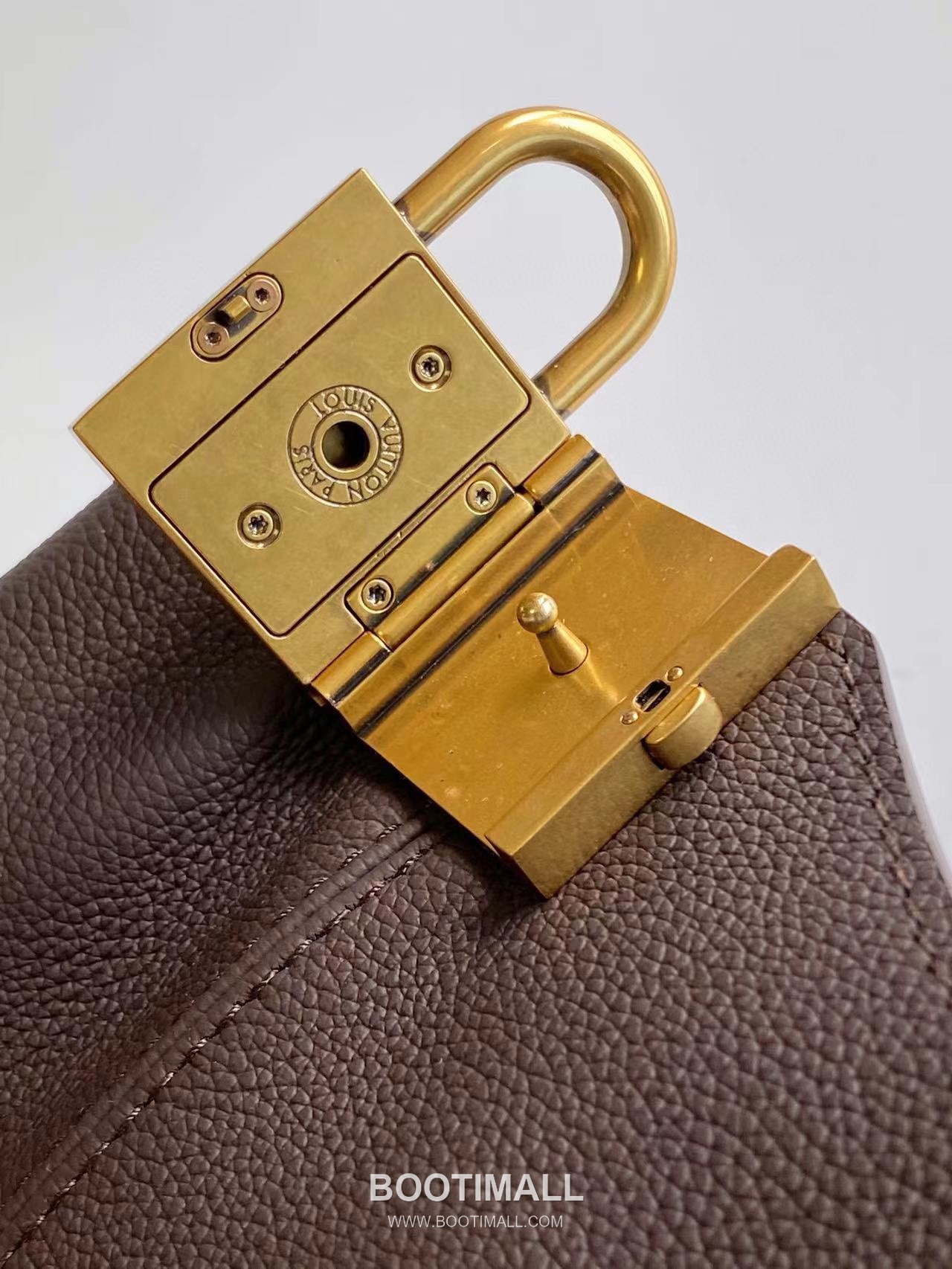 Louis Vuitton Low Key Hobo MM Cowhide Leather Black Hobo Bag 루이비통 로우 키 호보 미디엄 M24856 소가죽 블랙 호보백 35cm 7