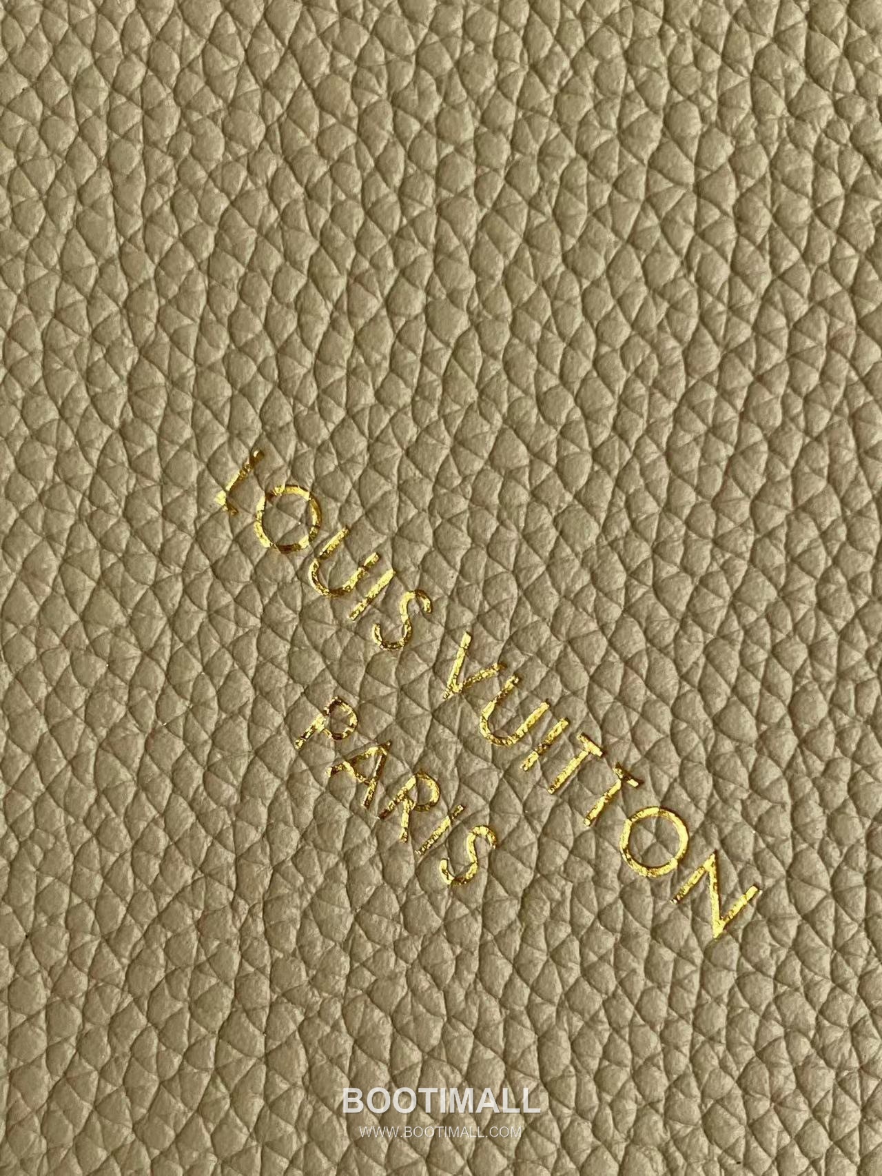 Louis Vuitton Low Key Hobo MM Cowhide Leather Black Hobo Bag 루이비통 로우 키 호보 미디엄 M24856 소가죽 블랙 호보백 35cm 6