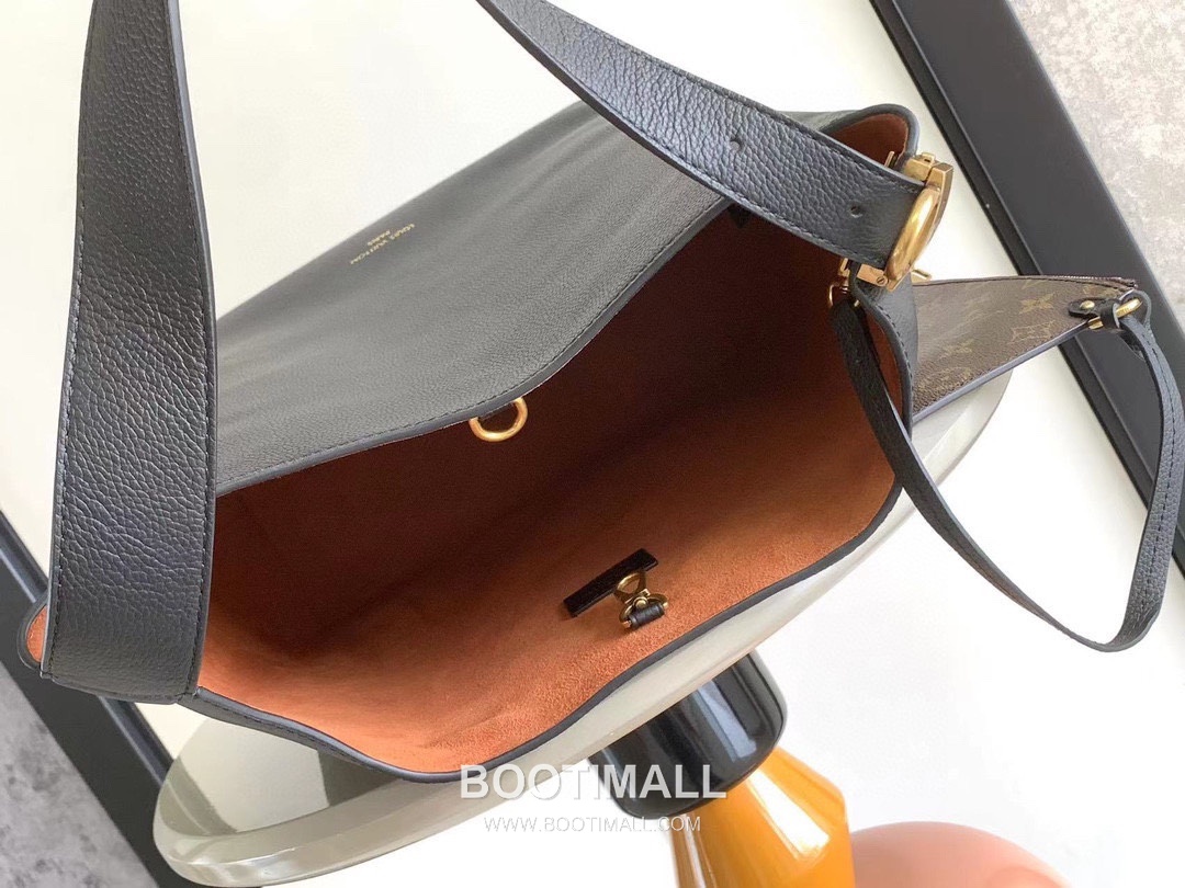 Louis Vuitton Low Key Hobo MM Cowhide Leather Black Hobo Bag 루이비통 로우 키 호보 미디엄 M24856 소가죽 블랙 호보백 35cm 8