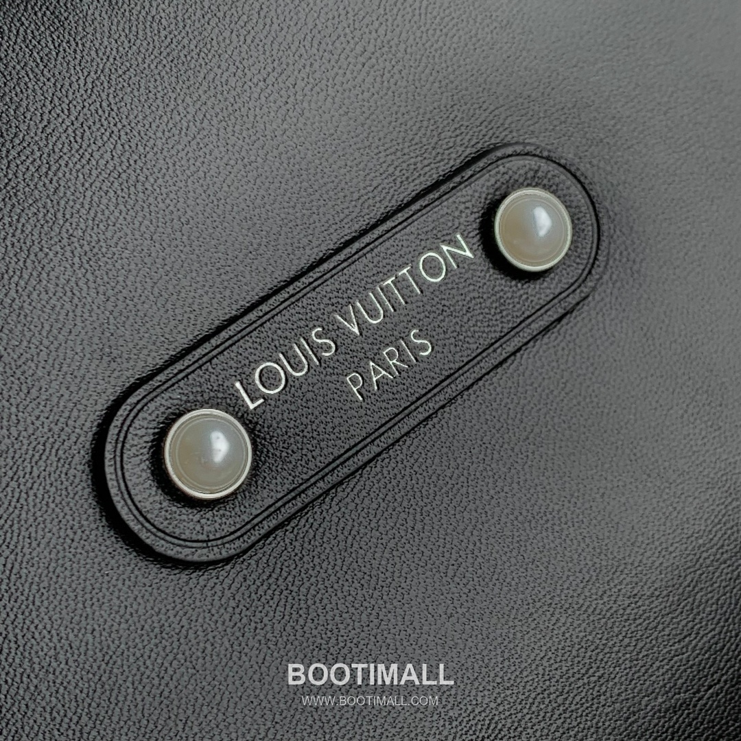 Louis Vuitton Vagabond Hobo Glossy Calfskin Leather Hobo Bag 루이비통 바가본드 호보 M13986 글로시 카프스킨 레더 호보백 38cm 5