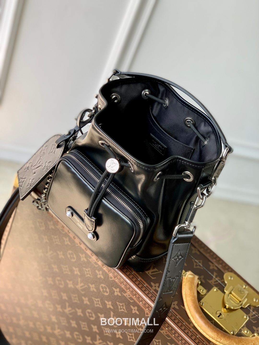 Louis Vuitton Noé Cargo PM Calfskin Leather Bucket Bag 루이비통 노에 카고 PM M13985 카프스킨 레더 버킷백 24cm 9