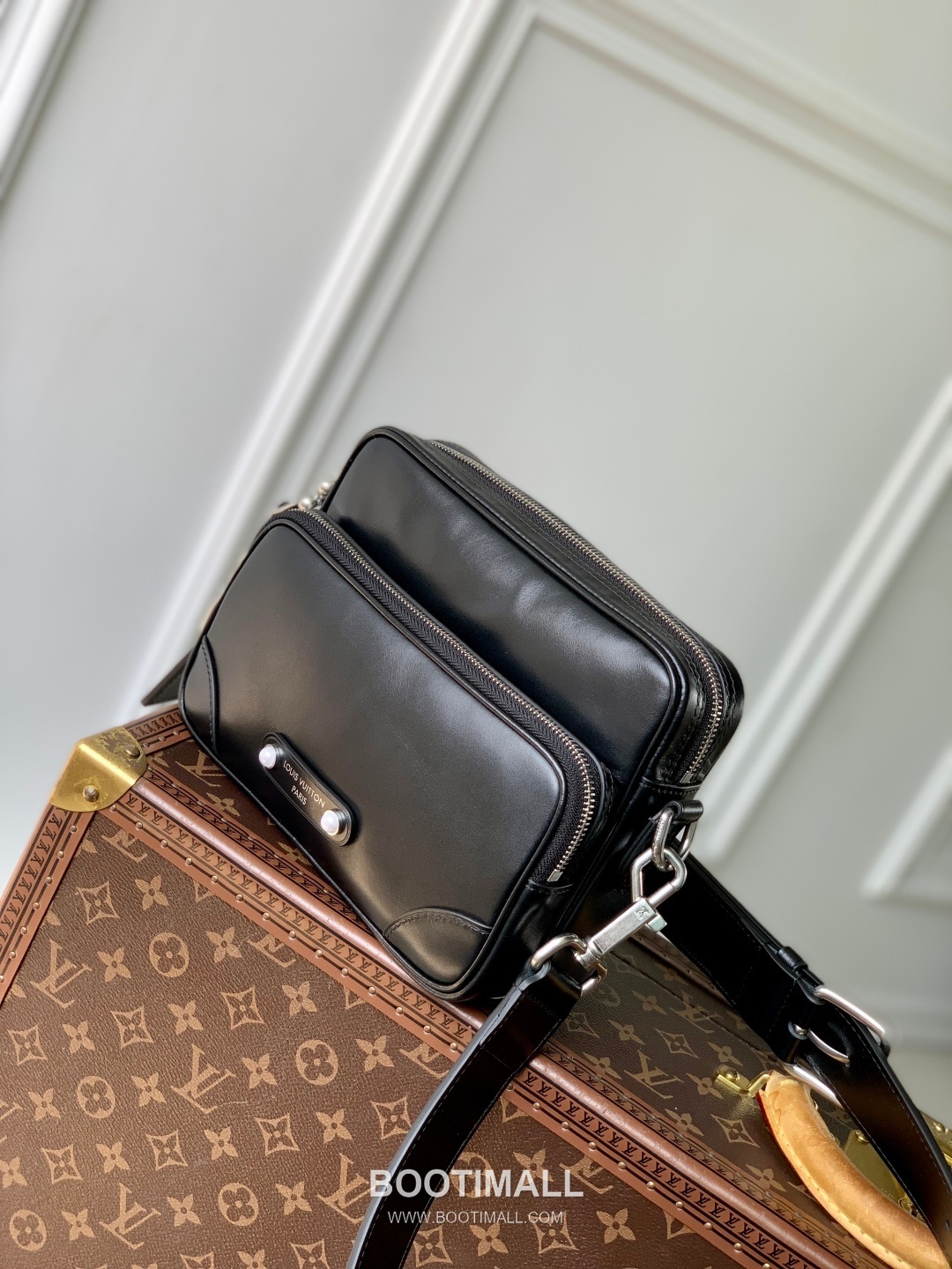Louis Vuitton Nil Handbag Calfskin Leather 루이비통 닐 핸드백 M13987 카프스킨 레더 25cm 2