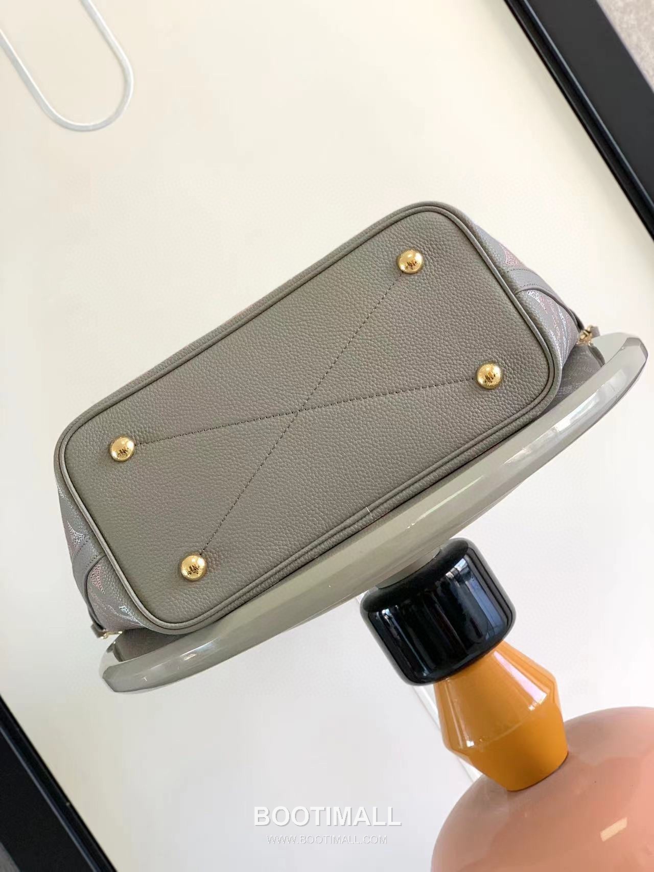 Louis Vuitton Blossom Tote MM Perforated Cowhide Leather Gray Tote Bag 루이비통 블라썸 토트 미디엄 펀칭 소가죽 그레이 토트백 30cm 4