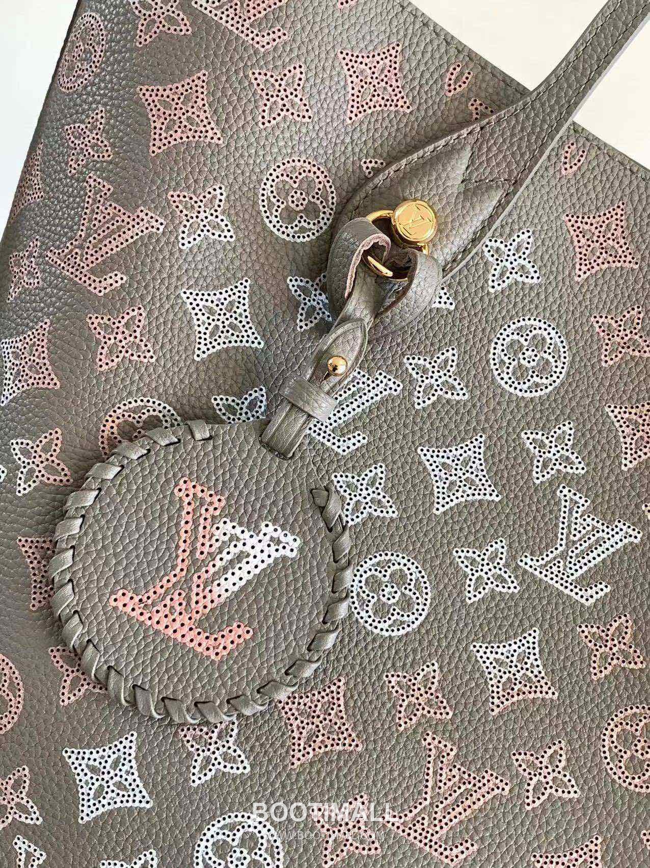 Louis Vuitton Blossom Tote MM Perforated Cowhide Leather Gray Tote Bag 루이비통 블라썸 토트 미디엄 펀칭 소가죽 그레이 토트백 30cm 8