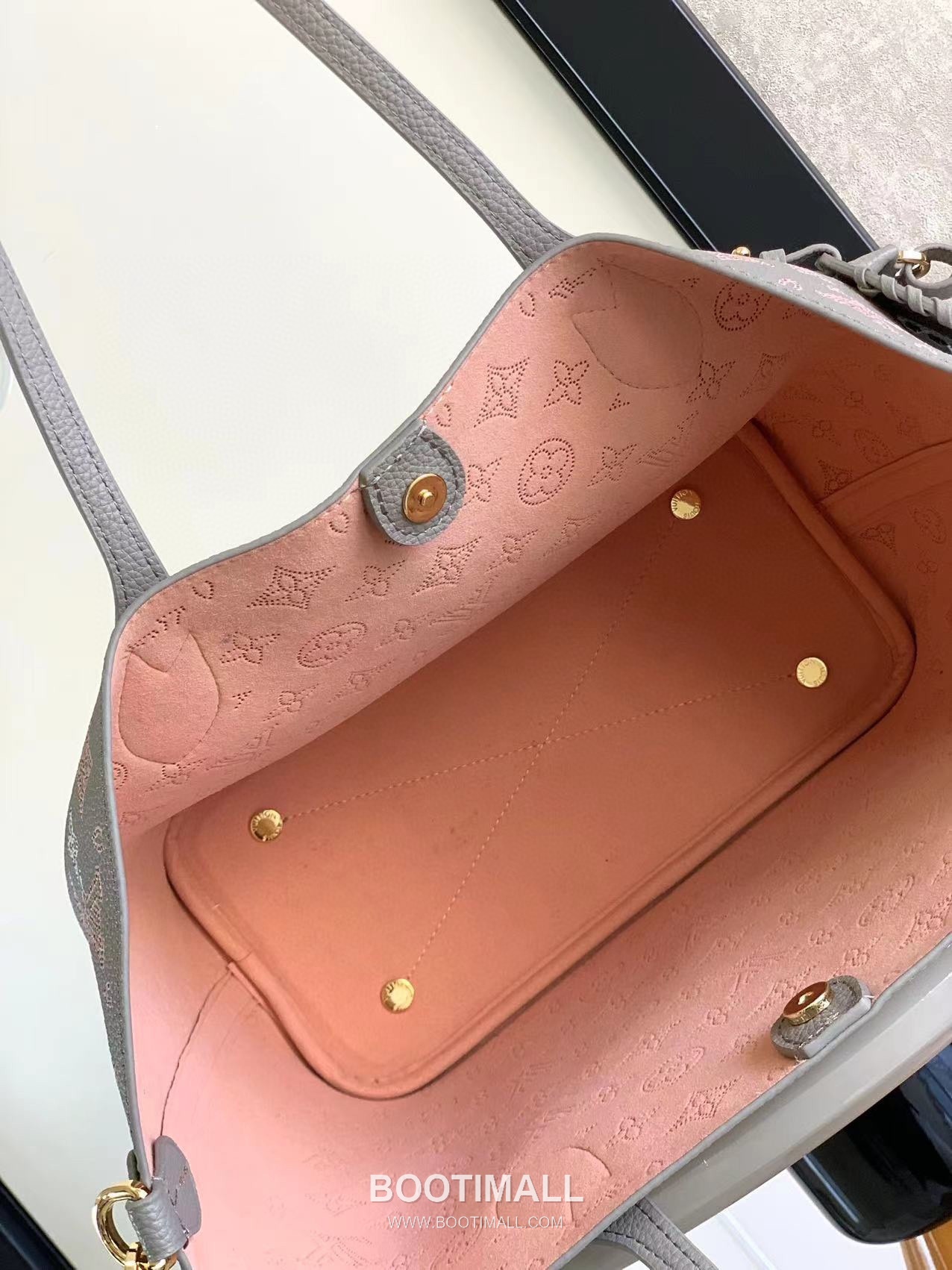 Louis Vuitton Blossom Tote MM Perforated Cowhide Leather Gray Tote Bag 루이비통 블라썸 토트 미디엄 펀칭 소가죽 그레이 토트백 30cm 9