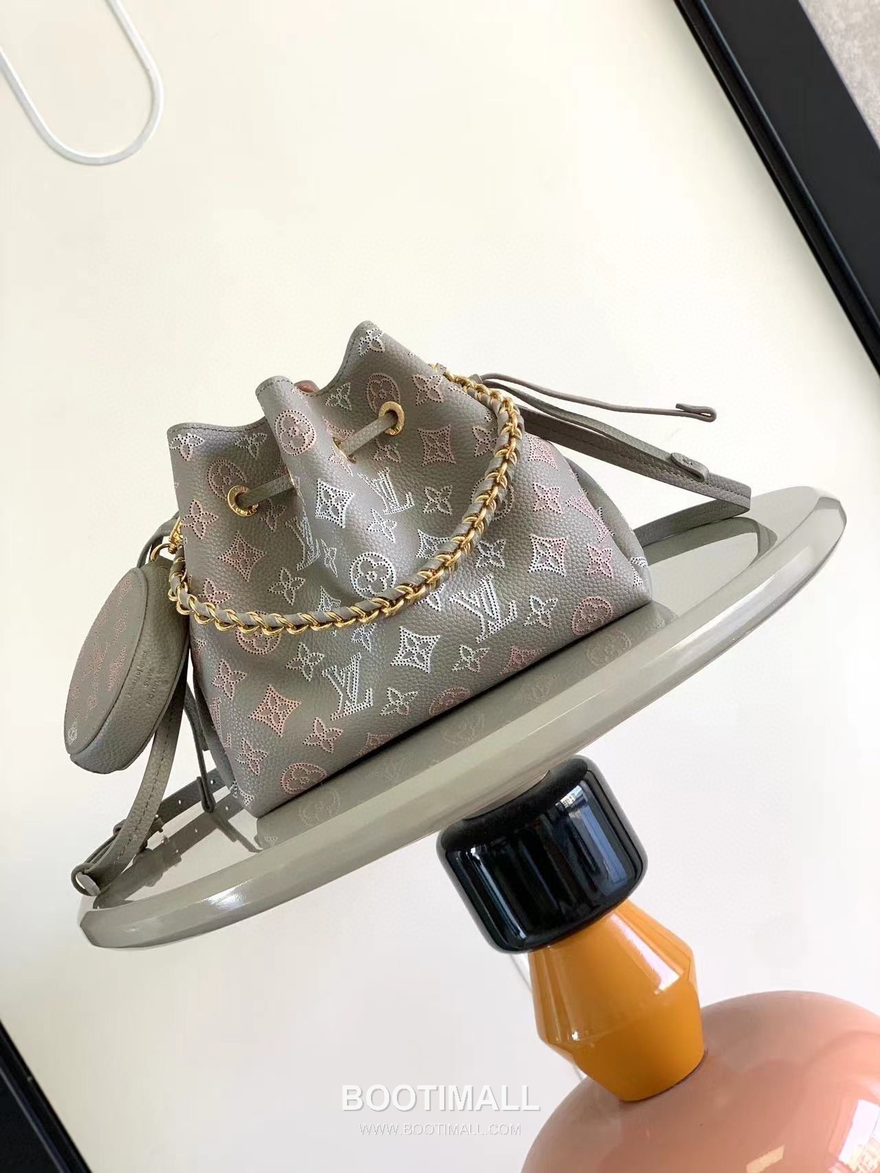 Louis Vuitton Bella Bucket Bag Perforated Calf Leather Grey 루이비통 벨라 버킷백 펀칭 카프스킨 그레이 22cm 1