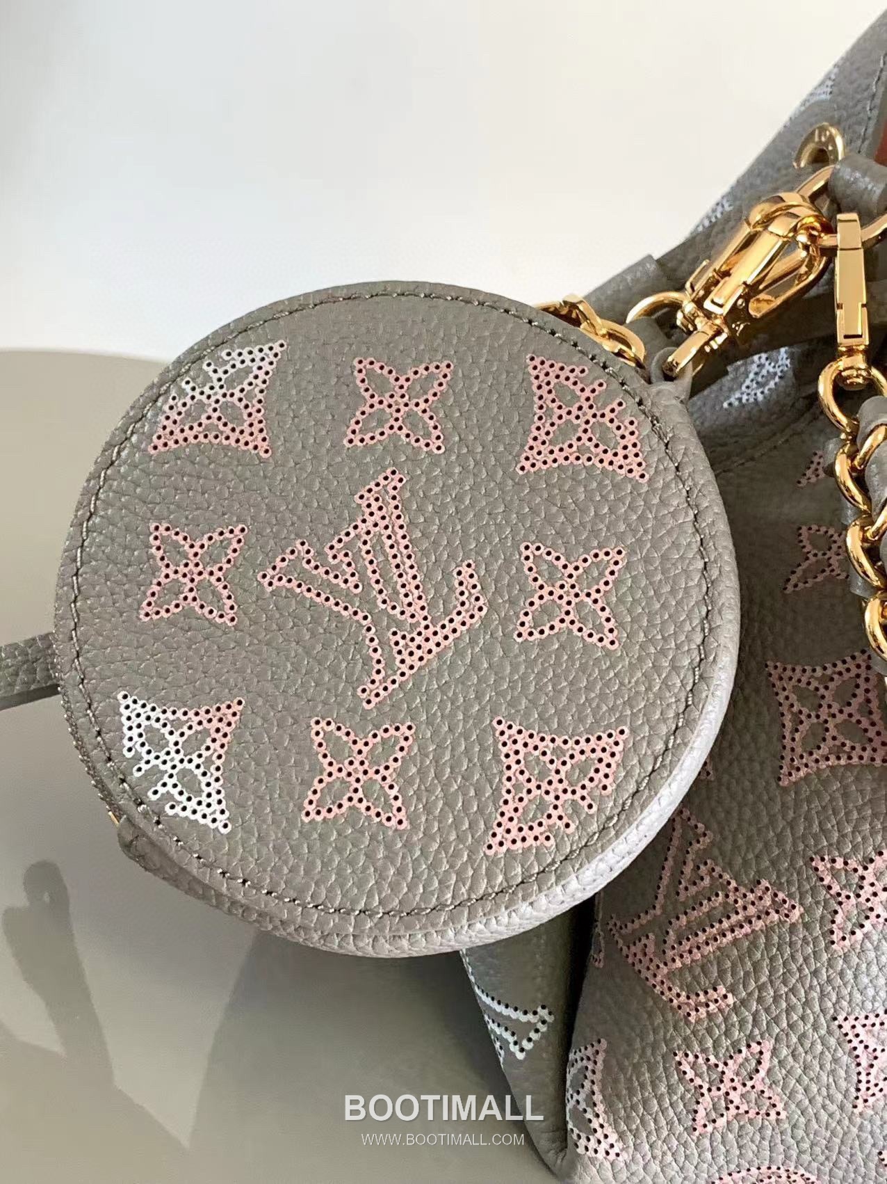 Louis Vuitton Bella Bucket Bag Perforated Calf Leather Grey 루이비통 벨라 버킷백 펀칭 카프스킨 그레이 22cm 6