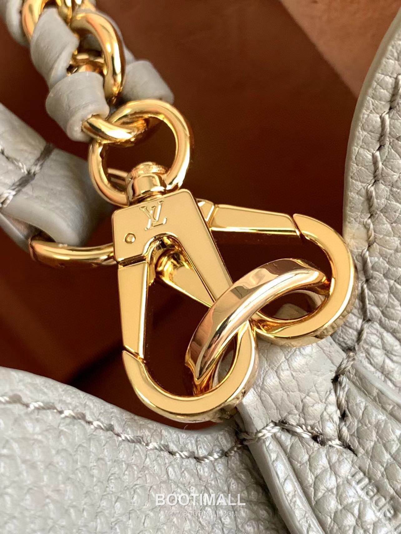 Louis Vuitton Bella Bucket Bag Perforated Calf Leather Grey 루이비통 벨라 버킷백 펀칭 카프스킨 그레이 22cm 7