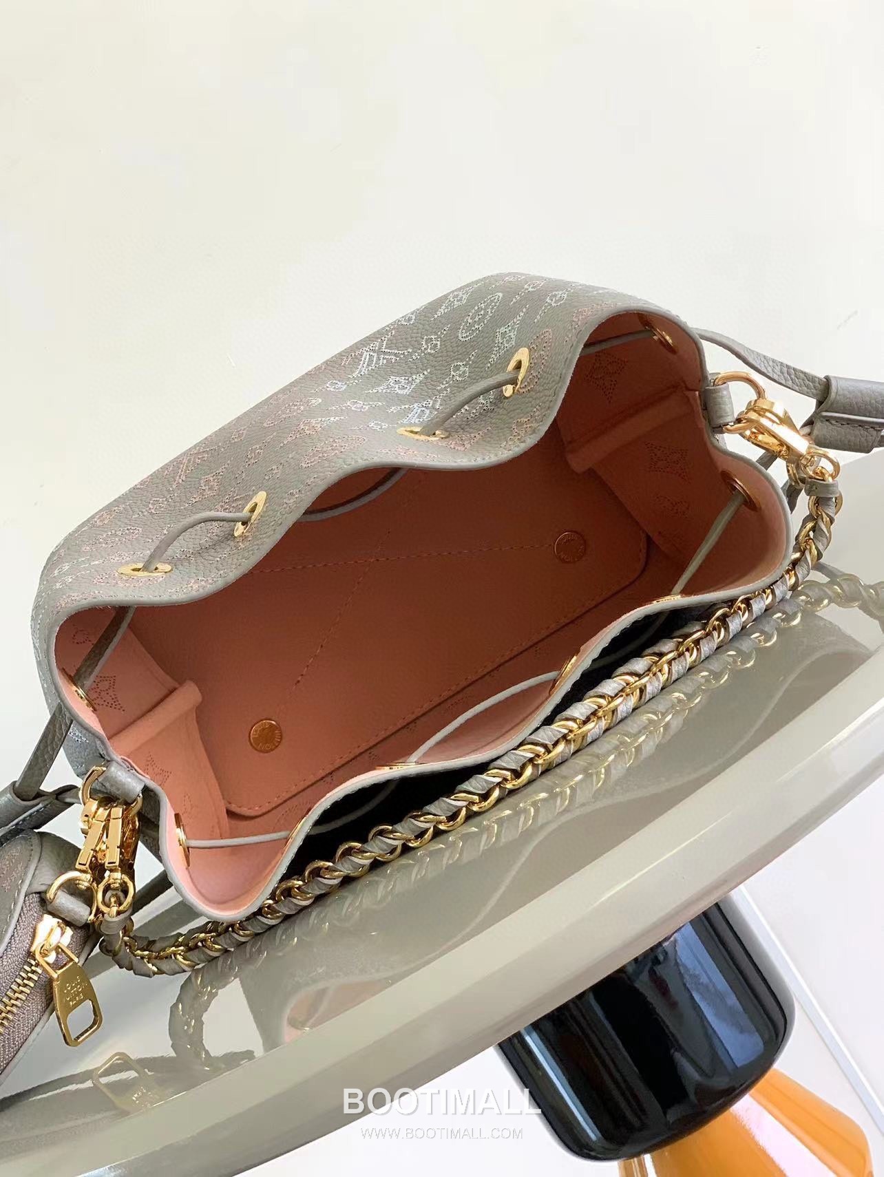 Louis Vuitton Bella Bucket Bag Perforated Calf Leather Grey 루이비통 벨라 버킷백 펀칭 카프스킨 그레이 22cm 9