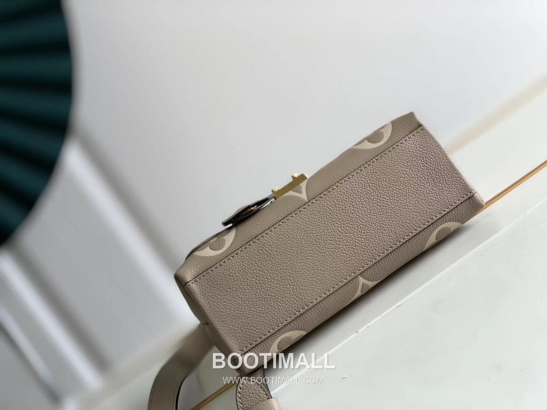 Louis Vuitton Madeleine BB Monogram Empreinte Leather Beige Top Handle Bag 루이비통 마들렌 BB M45978 M46008 모노그램 앙프렝뜨 엠보싱 레더 베이지 탑핸들백 24cm 4