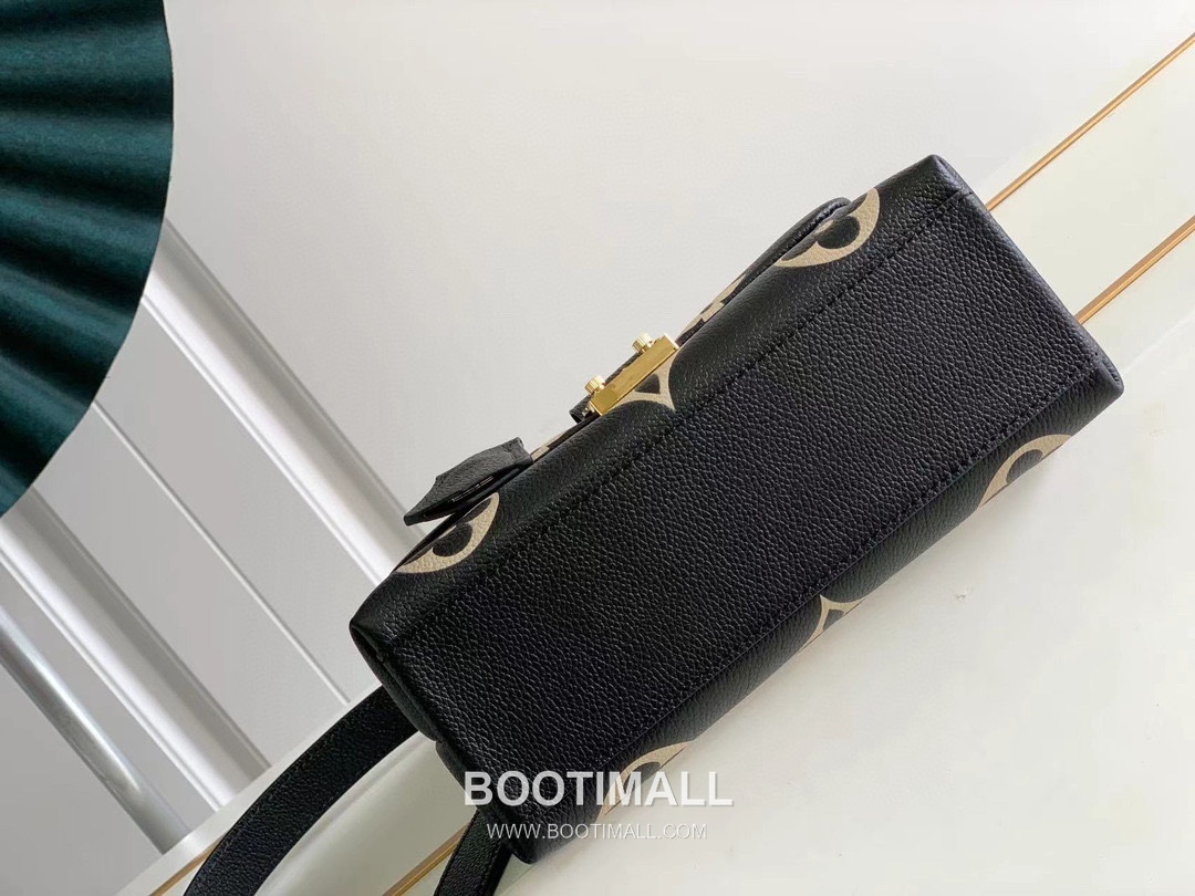 Louis Vuitton Madeleine BB Monogram Empreinte Leather Beige Top Handle Bag 루이비통 마들렌 BB M45978 M46008 모노그램 앙프렝뜨 엠보싱 레더 베이지 탑핸들백 24cm 4