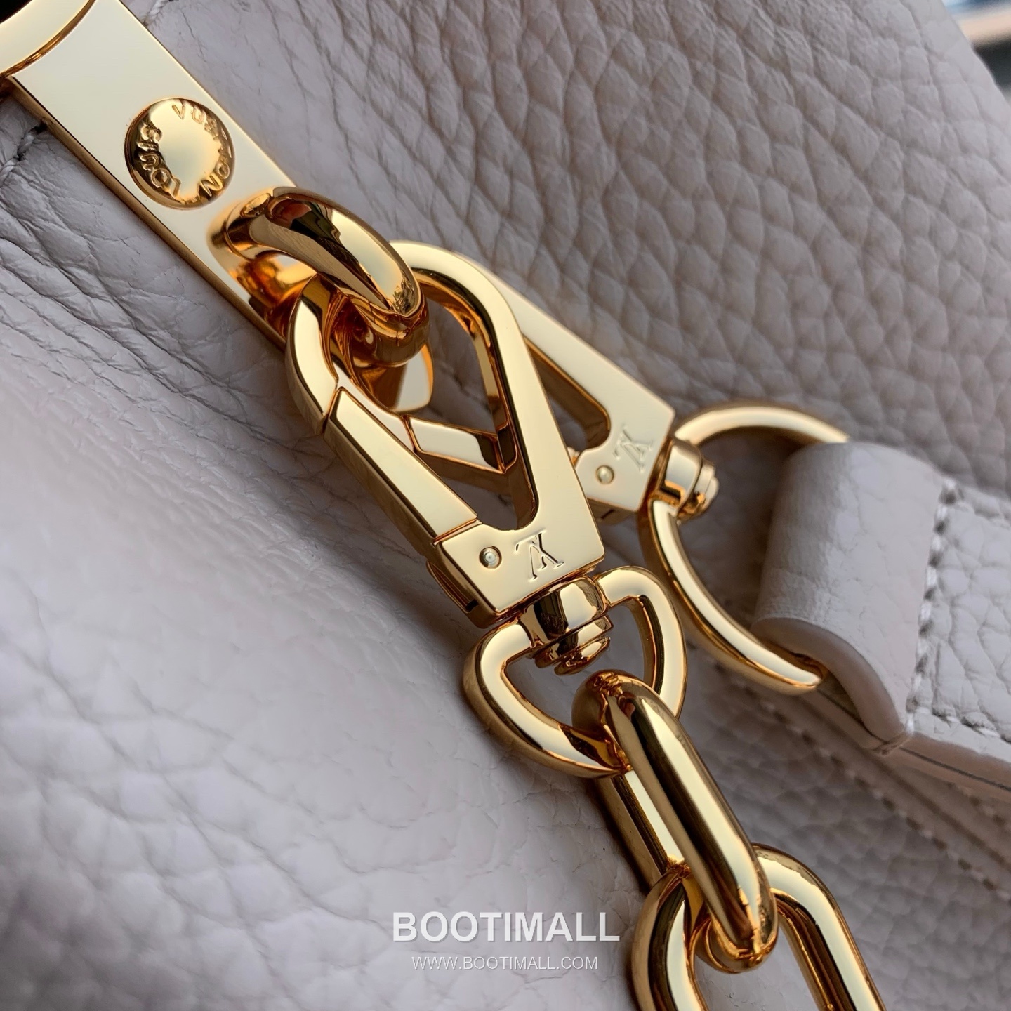 Louis Vuitton Capucines Mini Taurillon Leather Gray Top Handle Bag 루이비통 카퓌신 미니 M24683 토리용 레더 그레이 탑핸들백 21cm 6