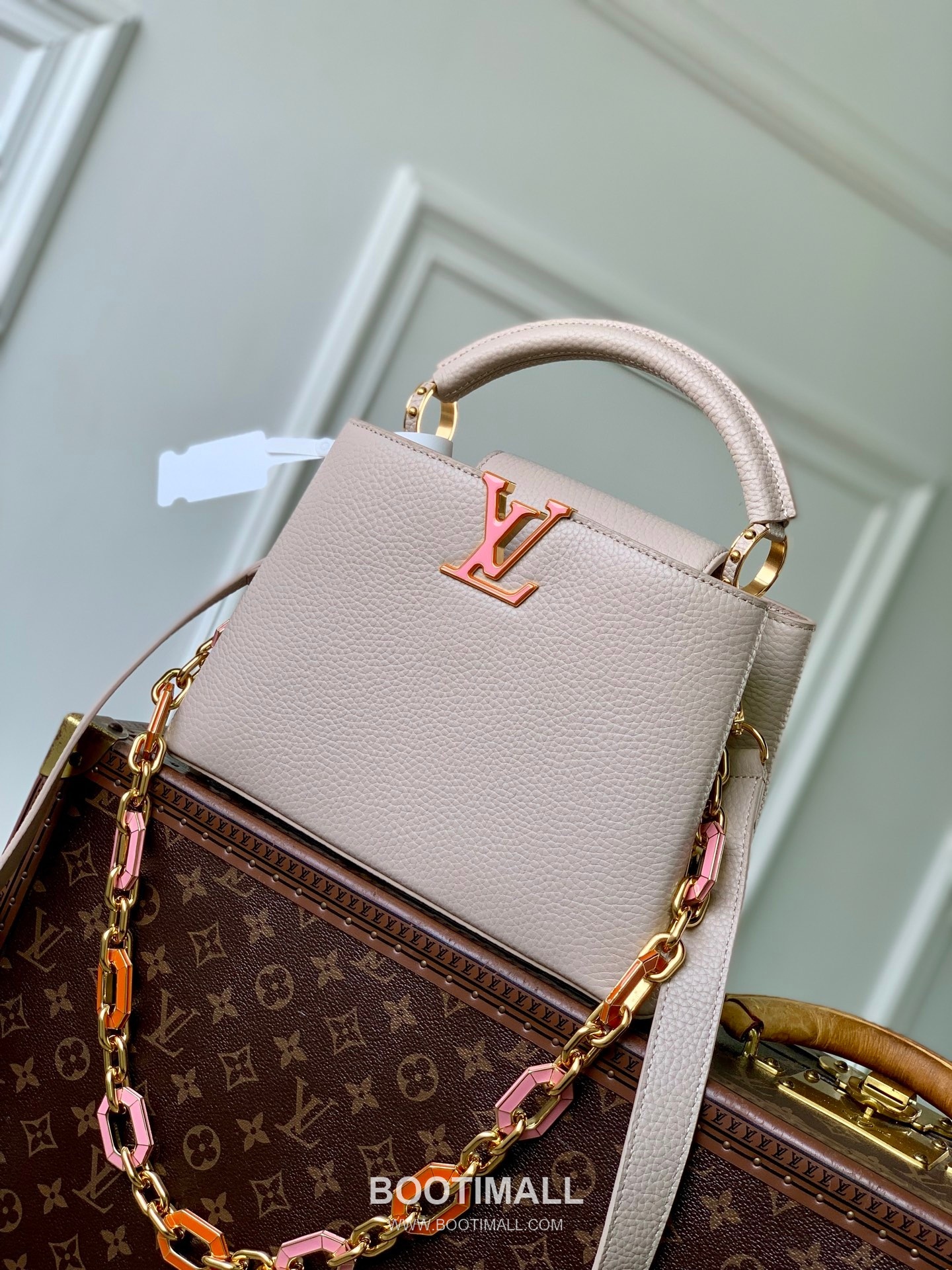 Louis Vuitton Capucines Mini Taurillon Leather Grey Top Handle Bag 루이비통 카푸신 미니 토리용 레더 그레이 탑핸들백 27cm 1