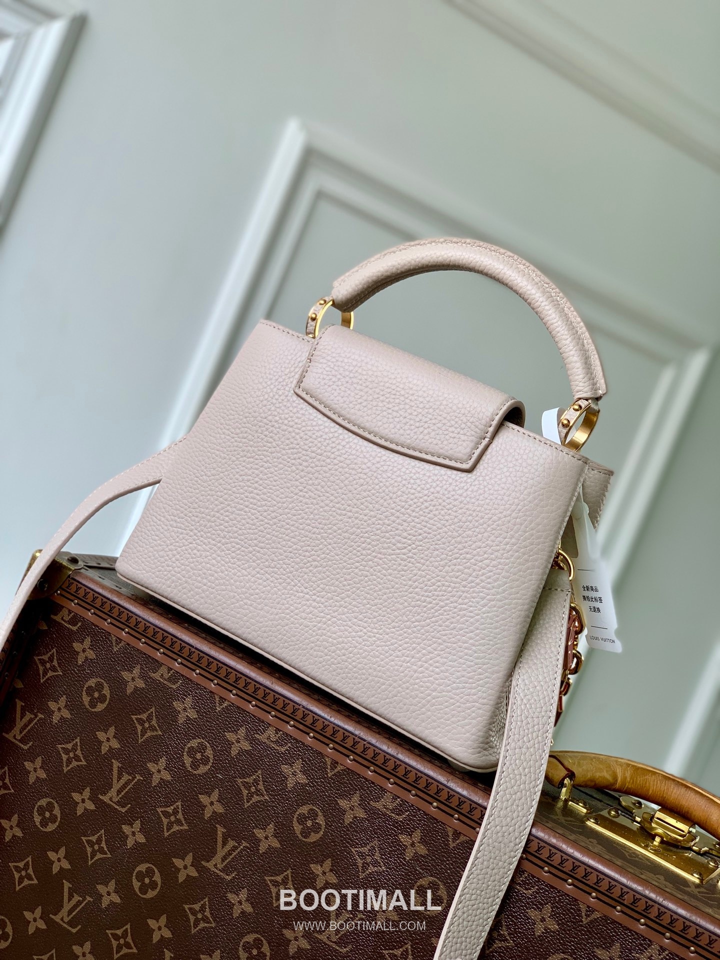 Louis Vuitton Capucines Mini Taurillon Leather Grey Top Handle Bag 루이비통 카푸신 미니 토리용 레더 그레이 탑핸들백 27cm 3