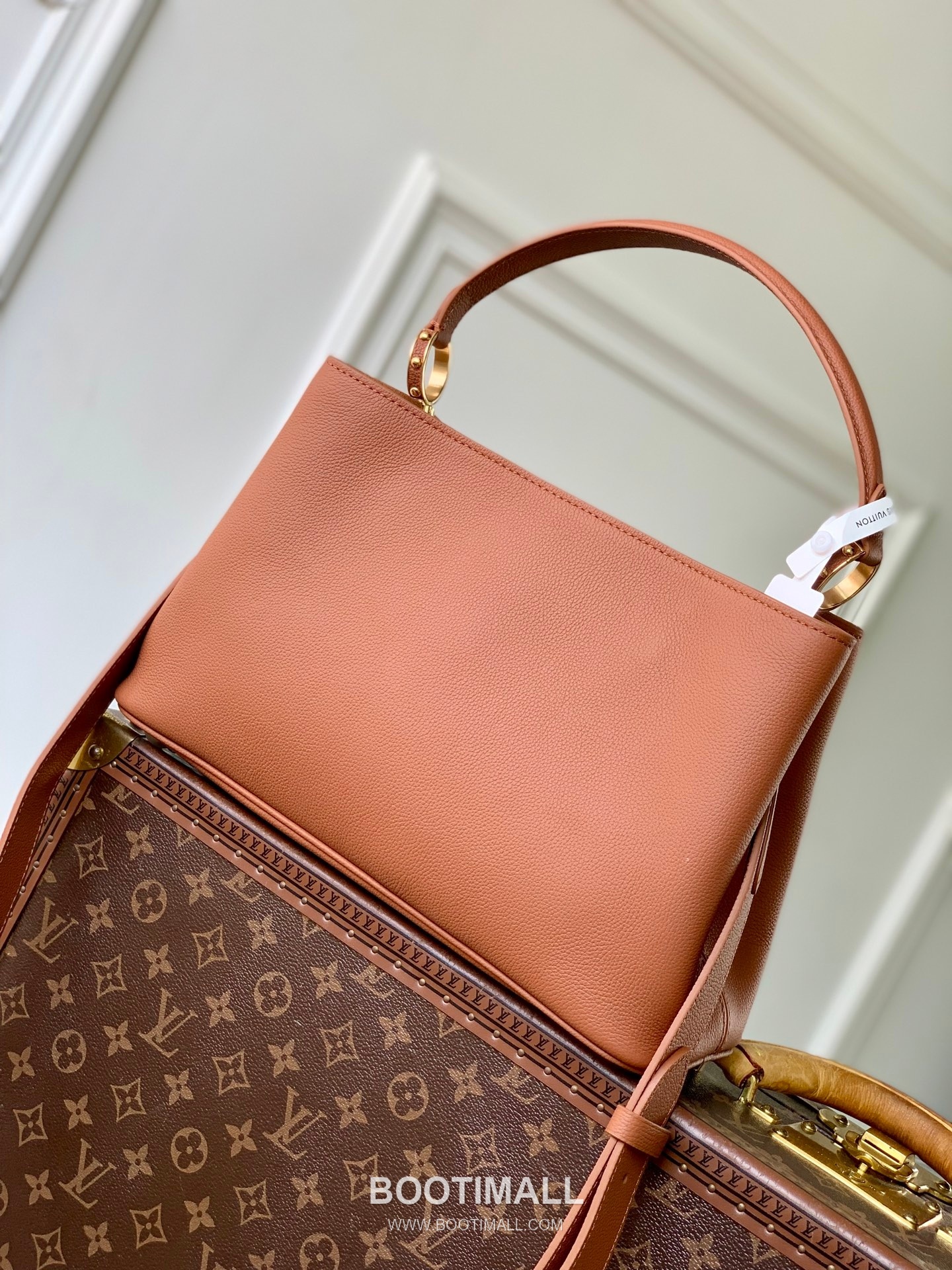 Louis Vuitton Capucines Souple MM Grained Calf Leather Brown Top Handle Bag 루이비통 카퓌신 수플 MM 그레인드 카프 레더 브라운 탑핸들백 33cm 3