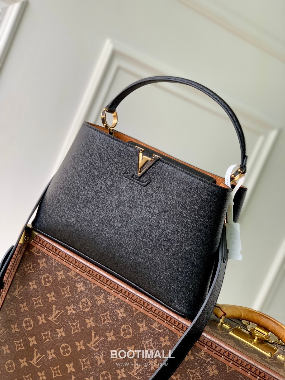 Louis Vuitton Capucines Souple MM Grained Calf Leather Brown Top Handle Bag 루이비통 카퓌신 수플 MM 그레인드 카프 레더 브라운 탑핸들백 33cm 1