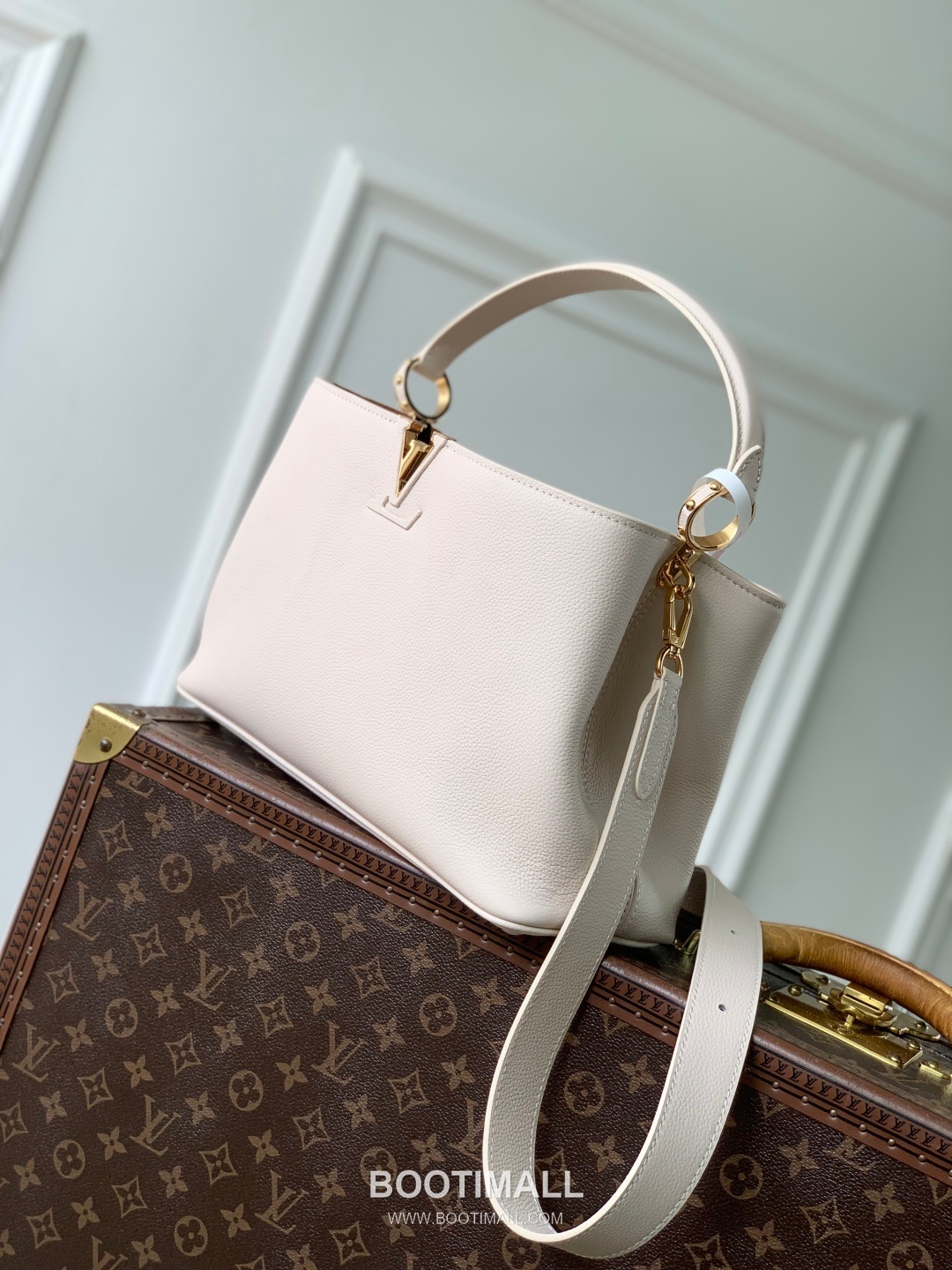 Louis Vuitton Capucines Souple MM Grained Calf Leather Brown Top Handle Bag 루이비통 카퓌신 수플 MM 그레인드 카프 레더 브라운 탑핸들백 33cm 2