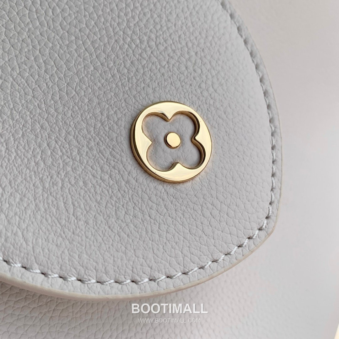 Louis Vuitton Capucines Souple MM Grained Calf Leather Brown Top Handle Bag 루이비통 카퓌신 수플 MM 그레인드 카프 레더 브라운 탑핸들백 33cm 5