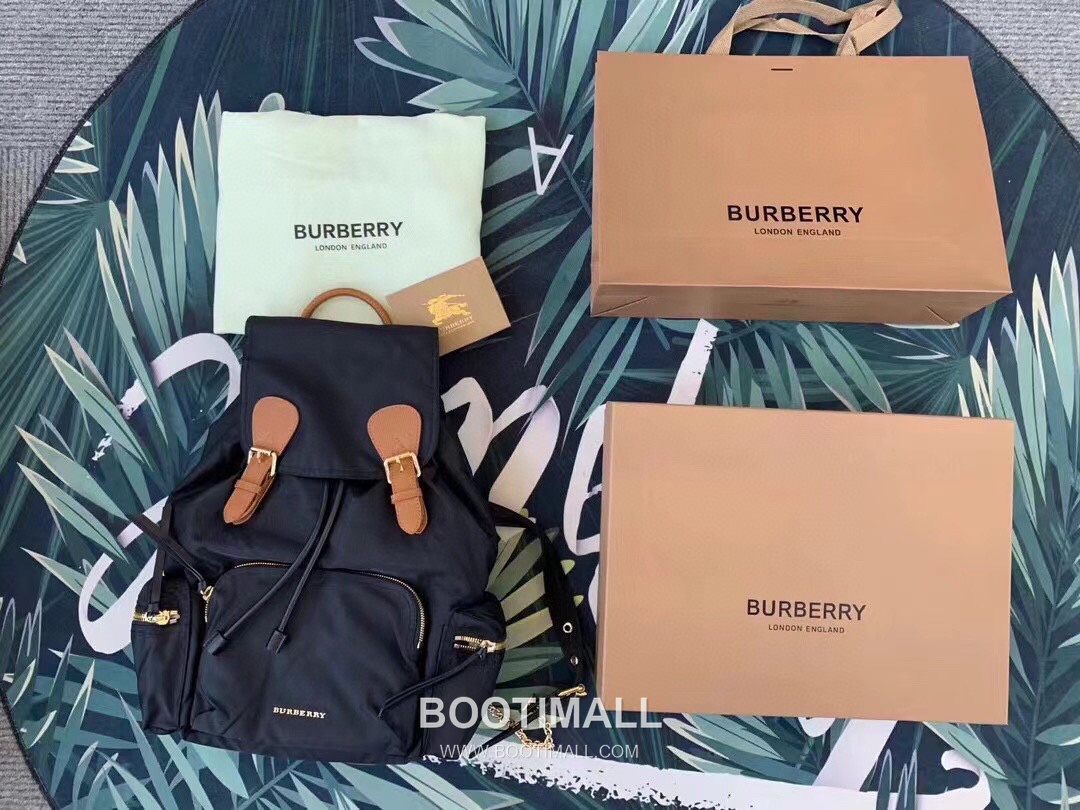 Gucci Chain Strap Rucksack Backpack 구찌 체인 스트랩 러크색 백팩 42cm 1