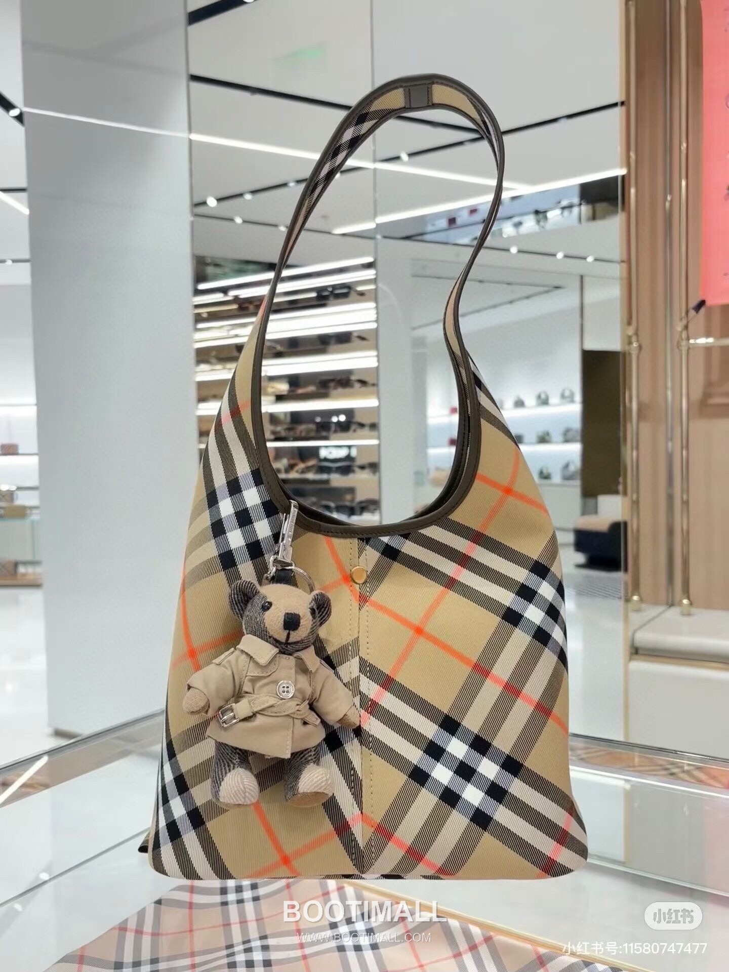 Burberry Diagonal Check Hobo Tote Diagonal Check Fabric Hobo Tote Bag 버버리 대각 체크 호보 토트 대각 체크 패브릭 호보 토트백 46.5cm 13