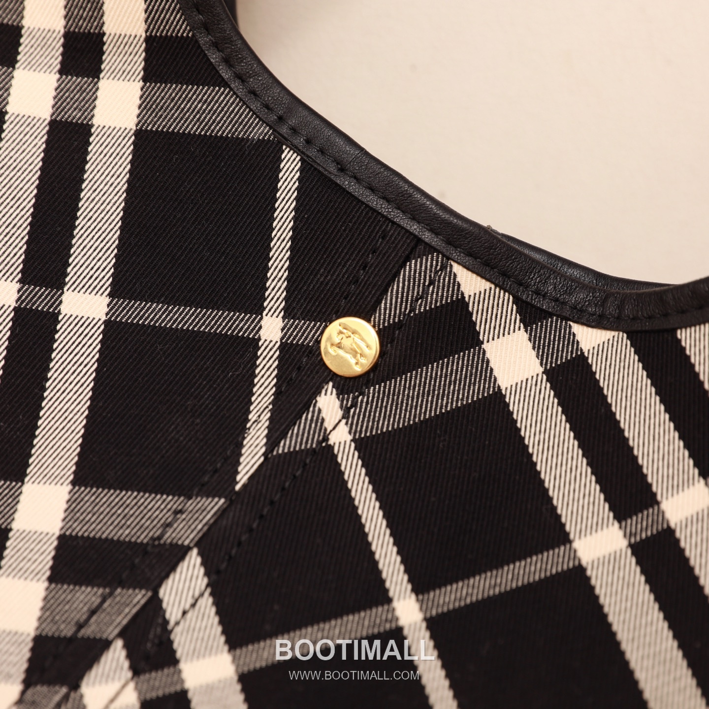 Burberry Diagonal Check Hobo Tote Diagonal Check Fabric Hobo Tote Bag 버버리 대각 체크 호보 토트 대각 체크 패브릭 호보 토트백 46.5cm 37